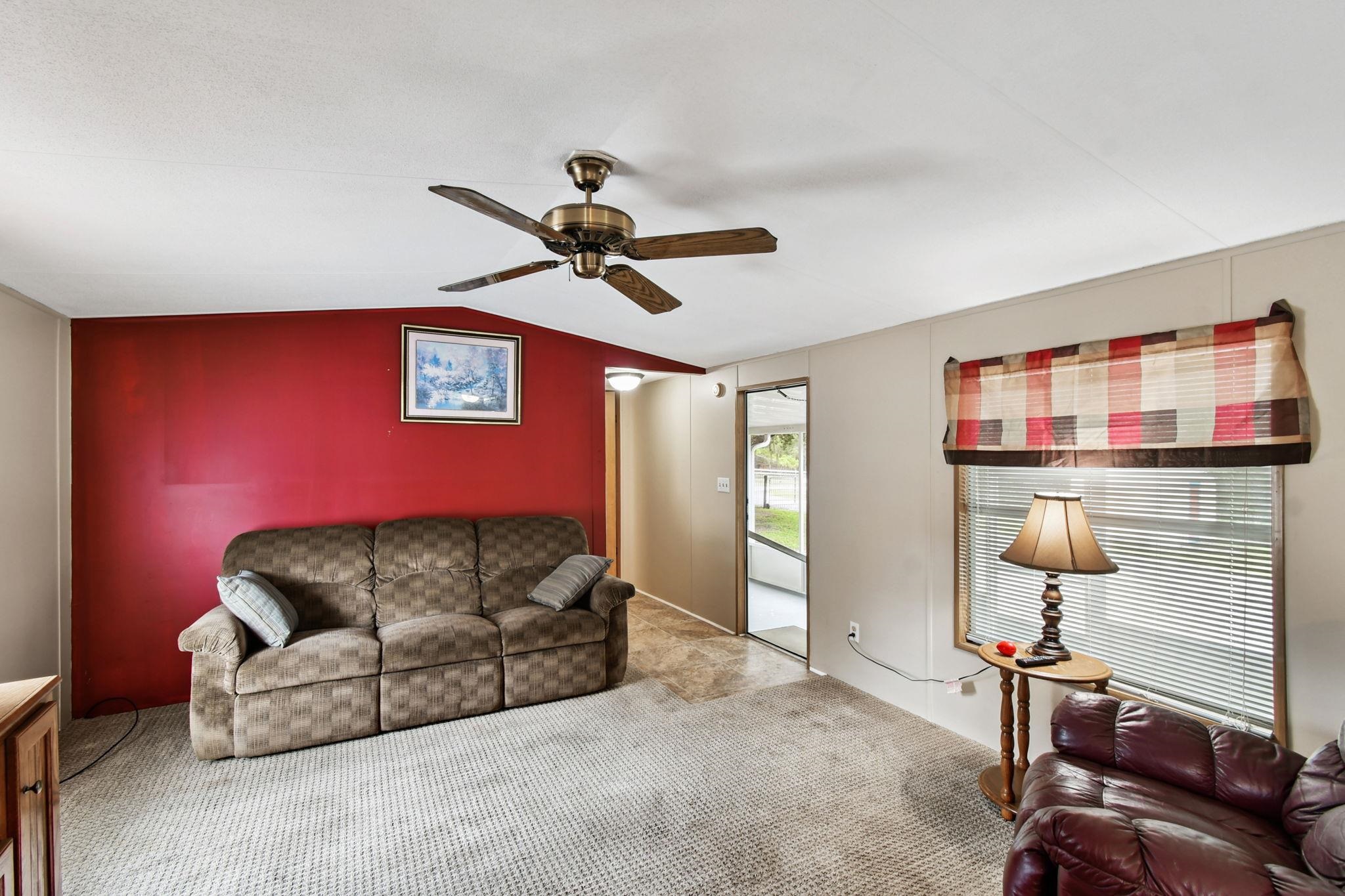 Image 52 of 90 For 135 Lake Como Dr