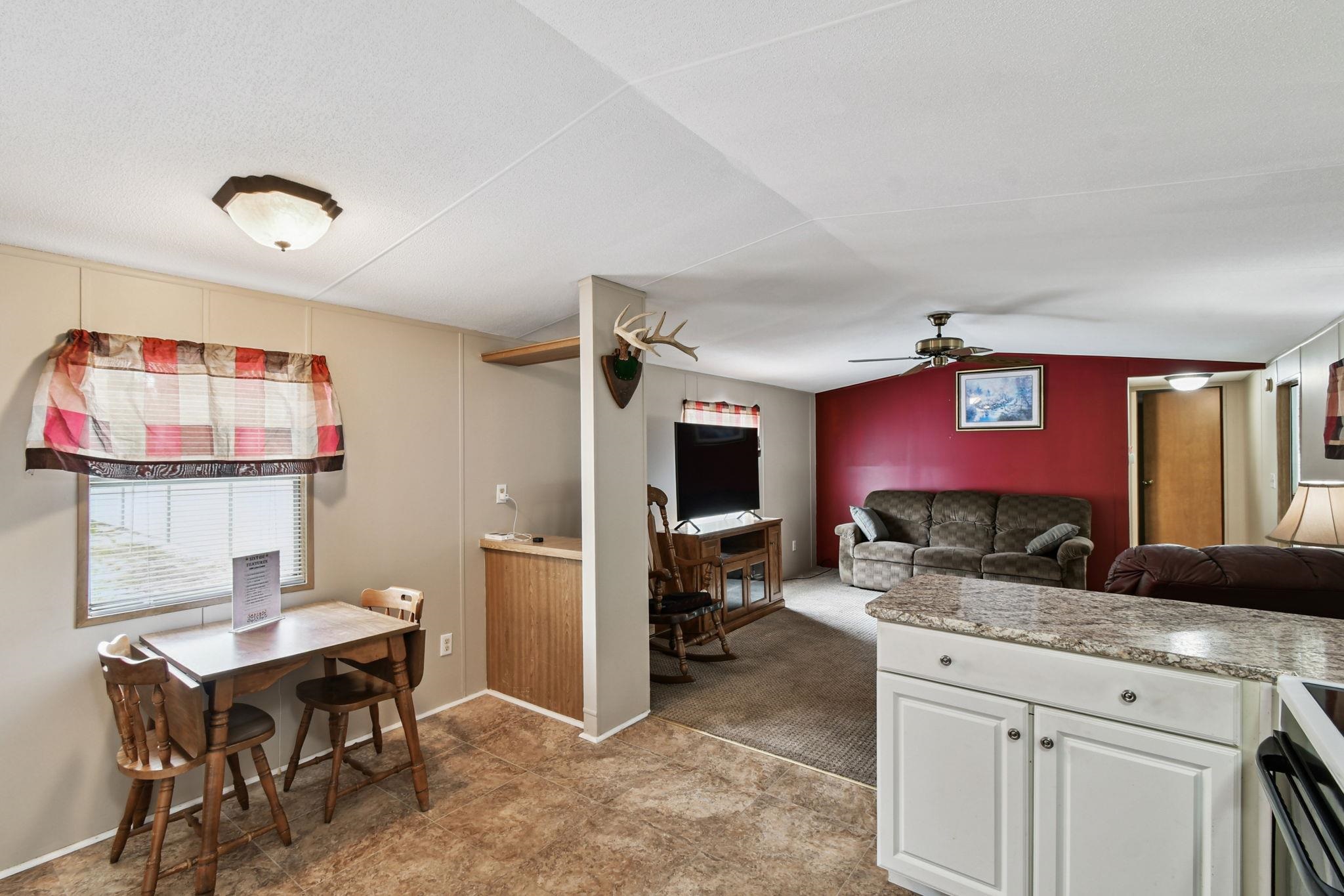 Image 55 of 90 For 135 Lake Como Dr