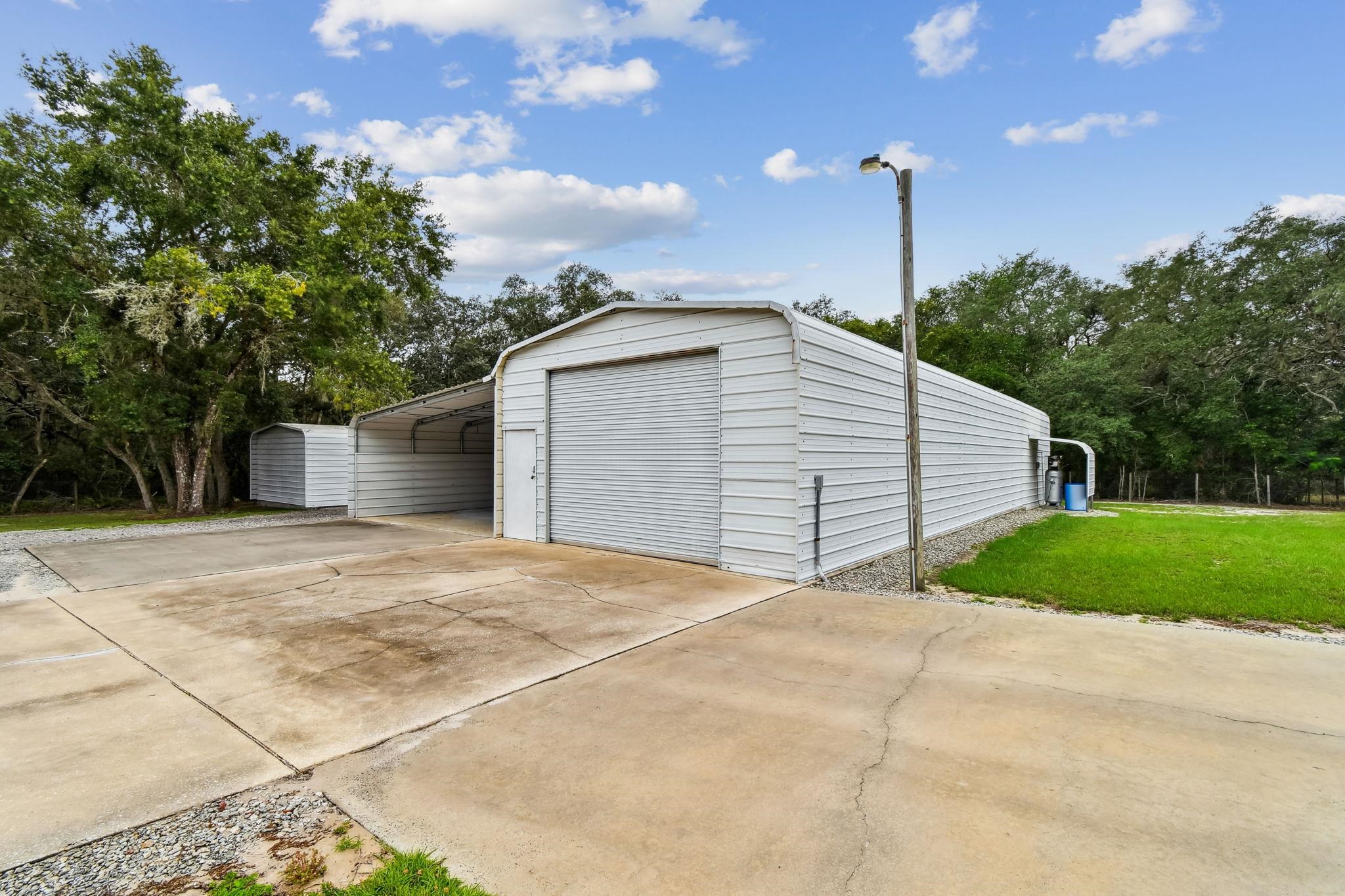 Image 68 of 90 For 135 Lake Como Dr