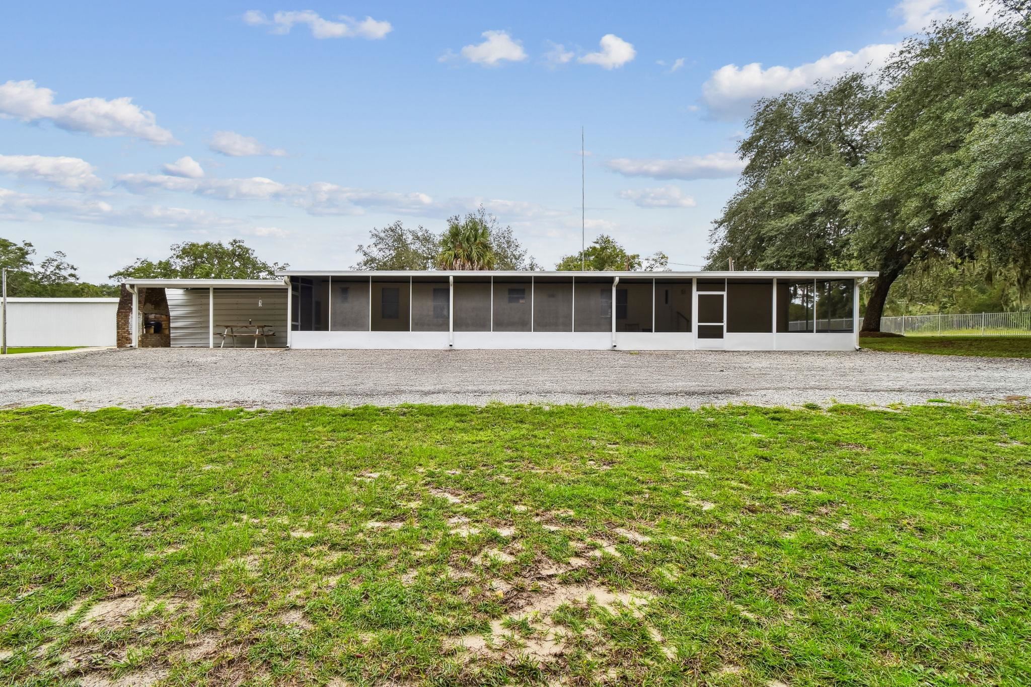 Image 71 of 90 For 135 Lake Como Dr