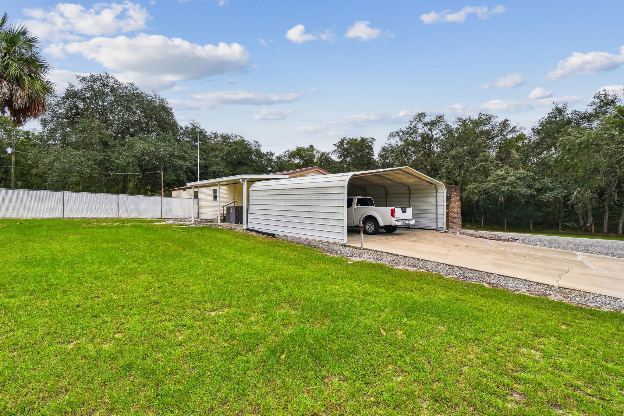 Image 75 of 90 For 135 Lake Como Dr