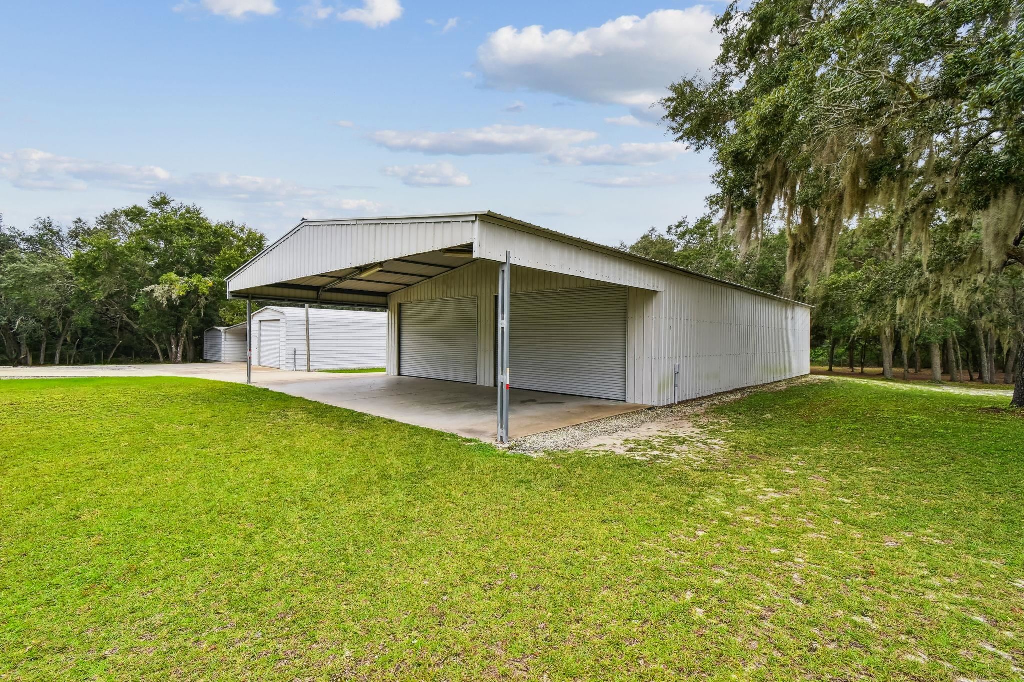 Image 79 of 90 For 135 Lake Como Dr