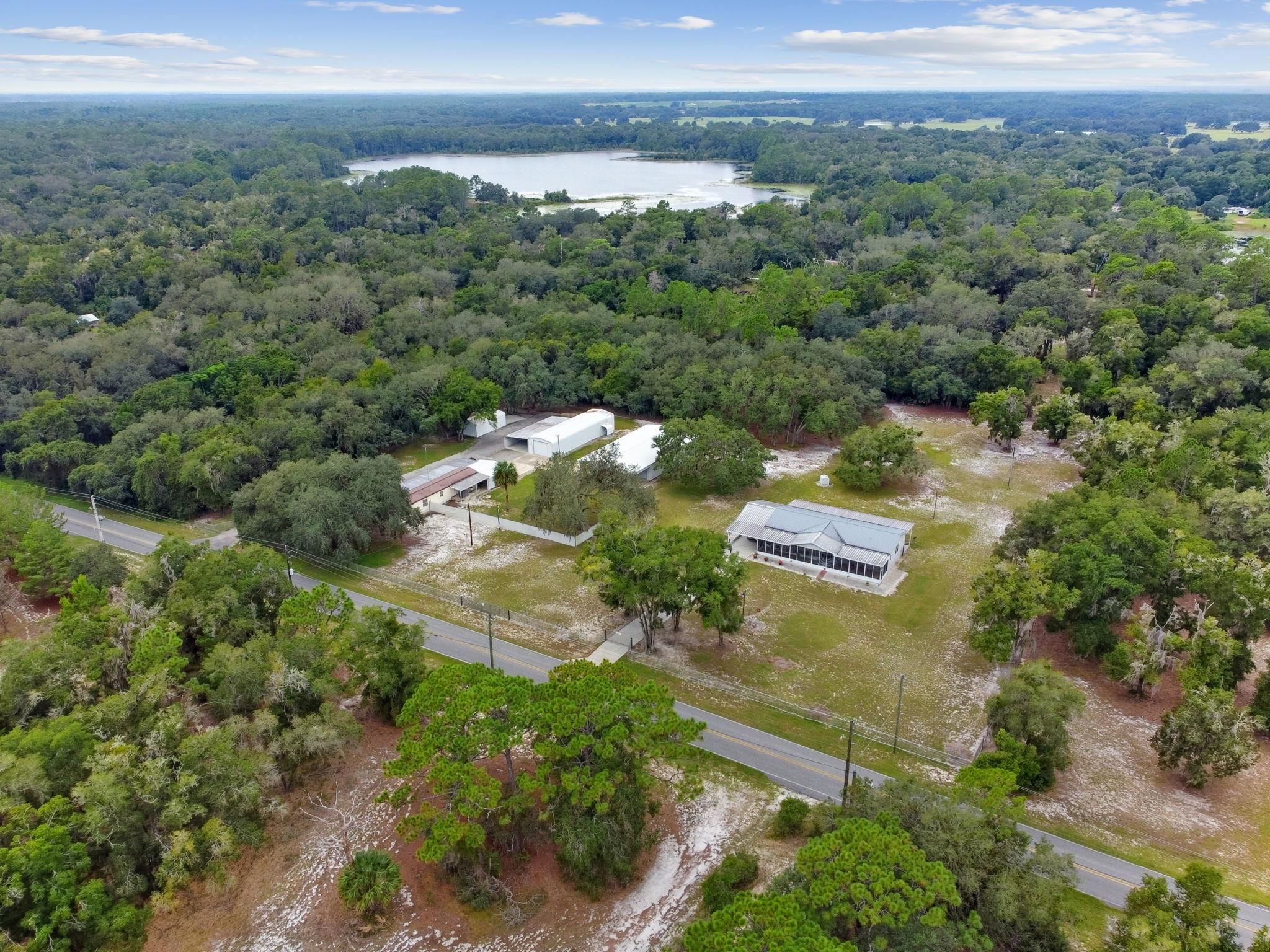 Image 80 of 90 For 135 Lake Como Dr