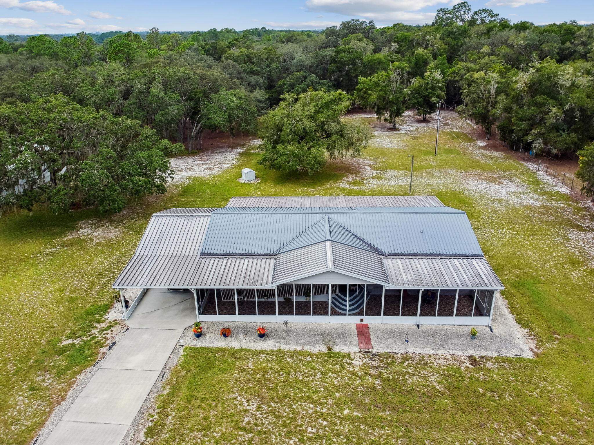 Image 88 of 90 For 135 Lake Como Dr