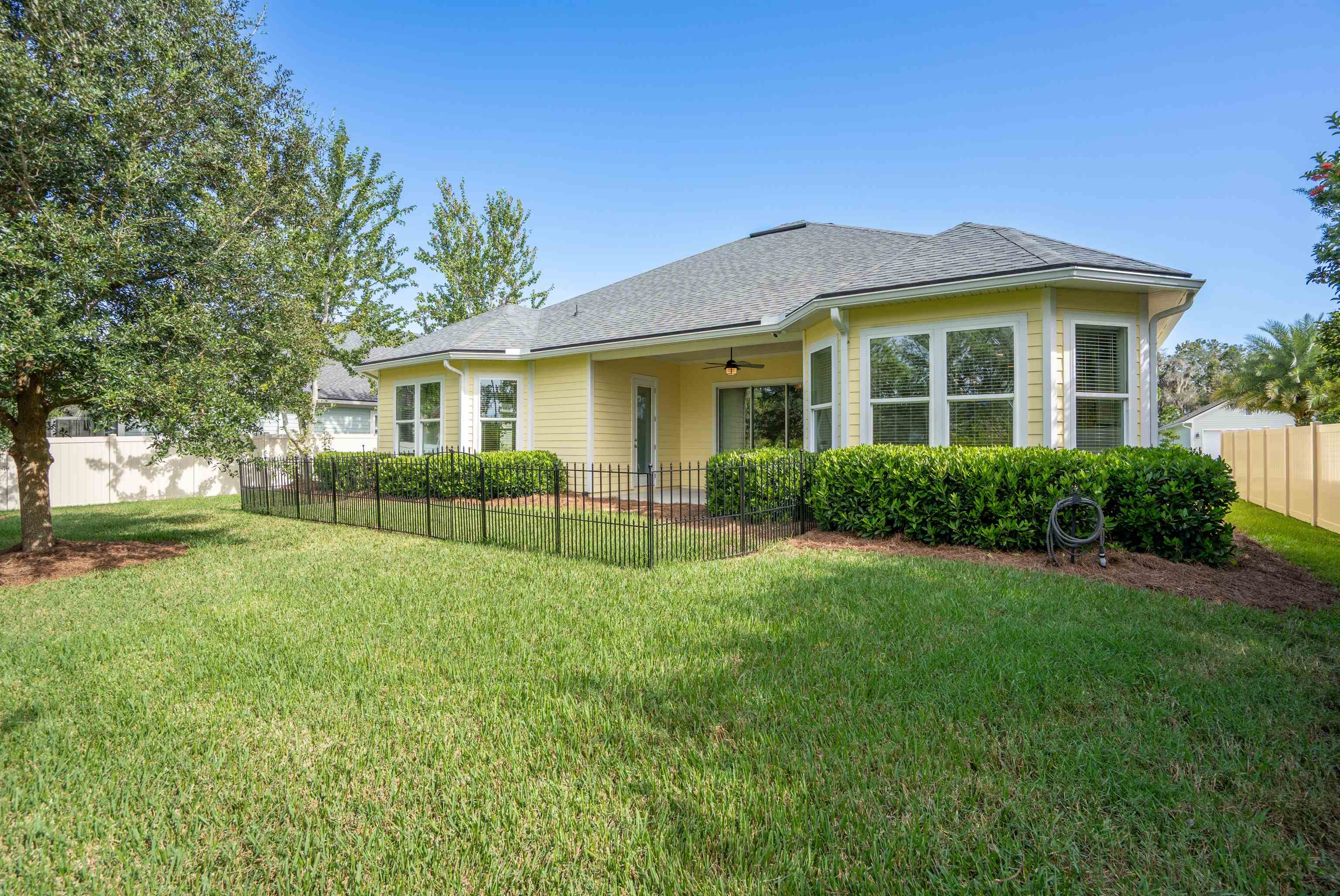 Image 4 of 51 For 409 Pescado Dr