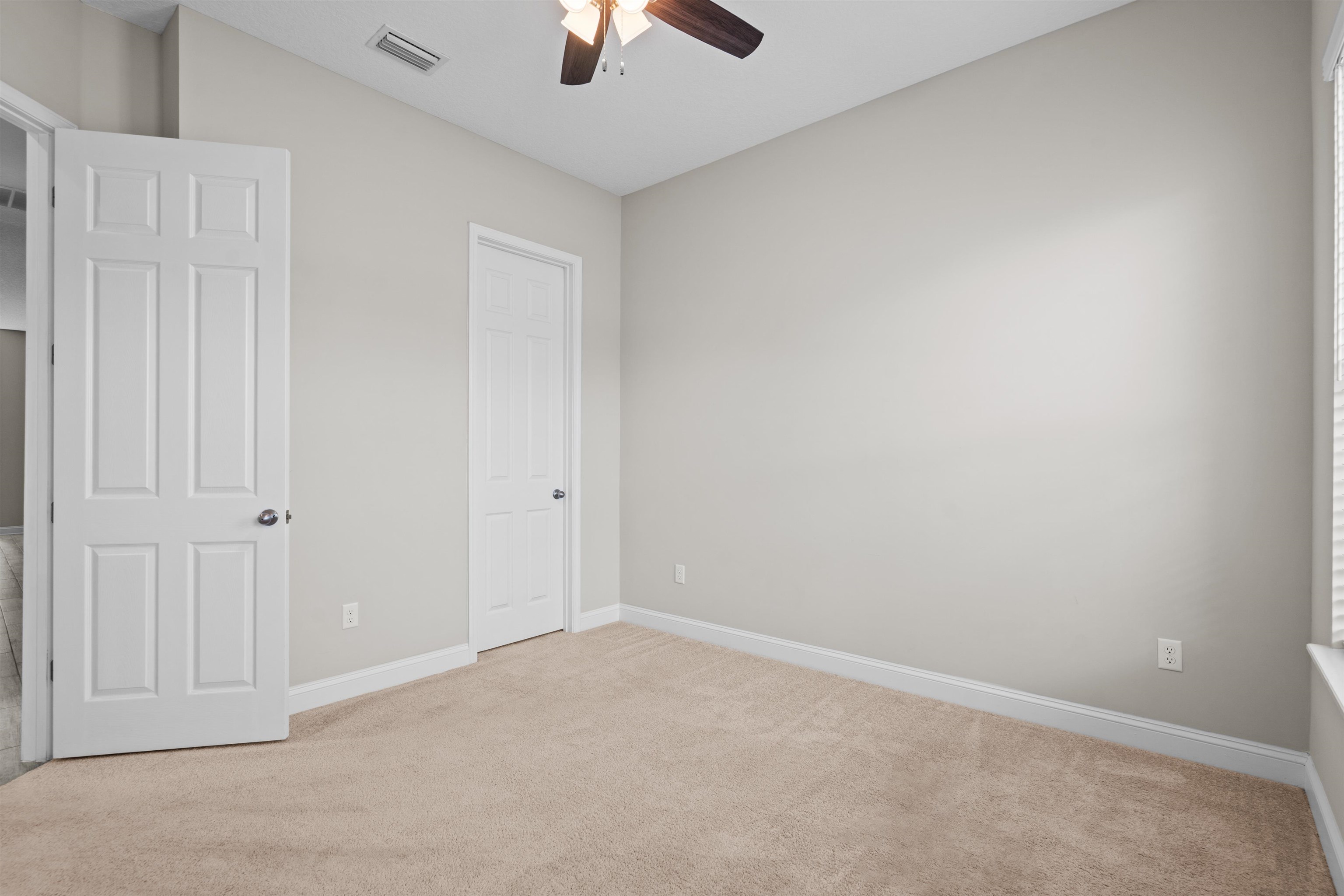 Image 40 of 51 For 409 Pescado Dr