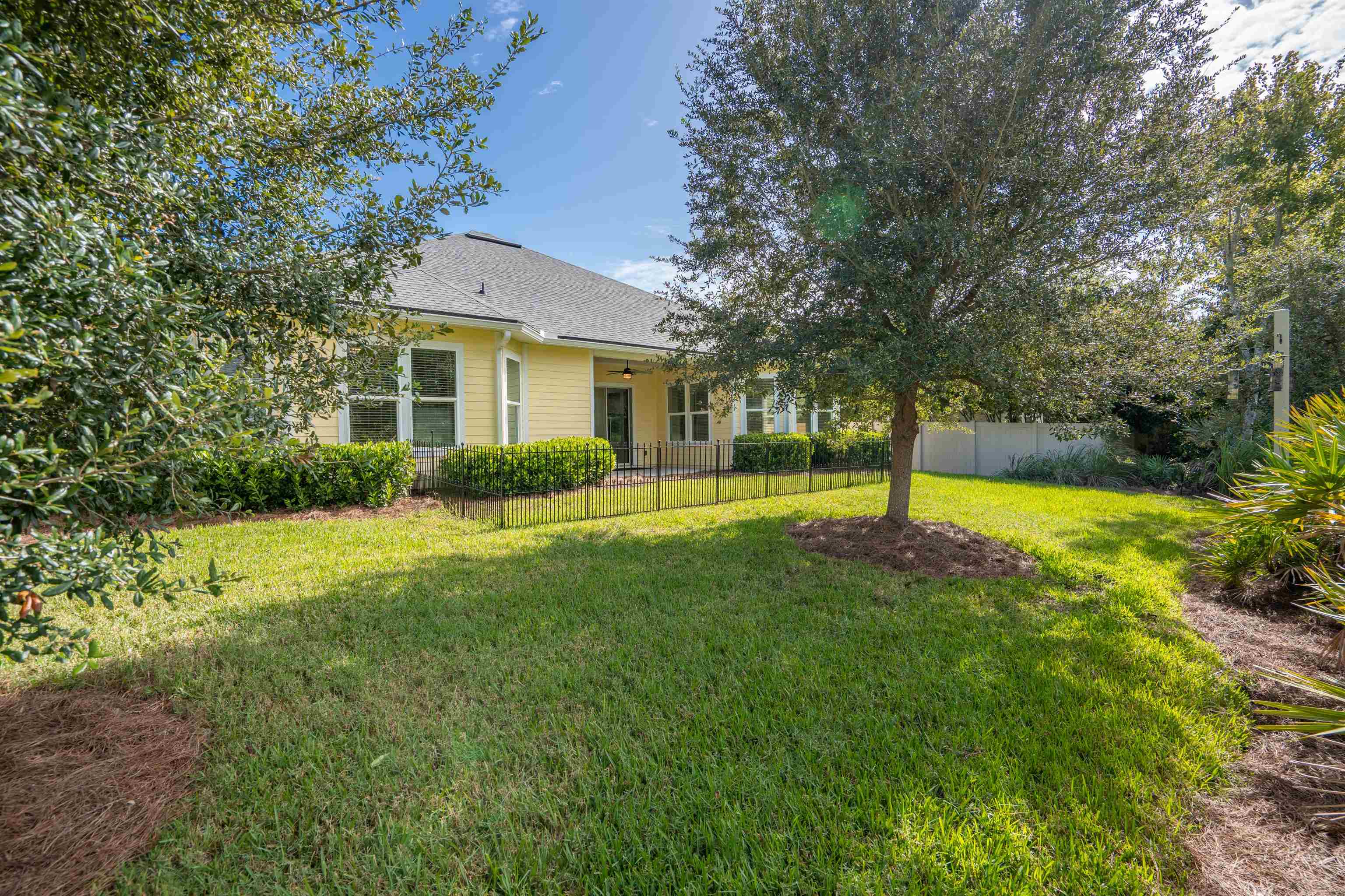 Image 7 of 51 For 409 Pescado Dr