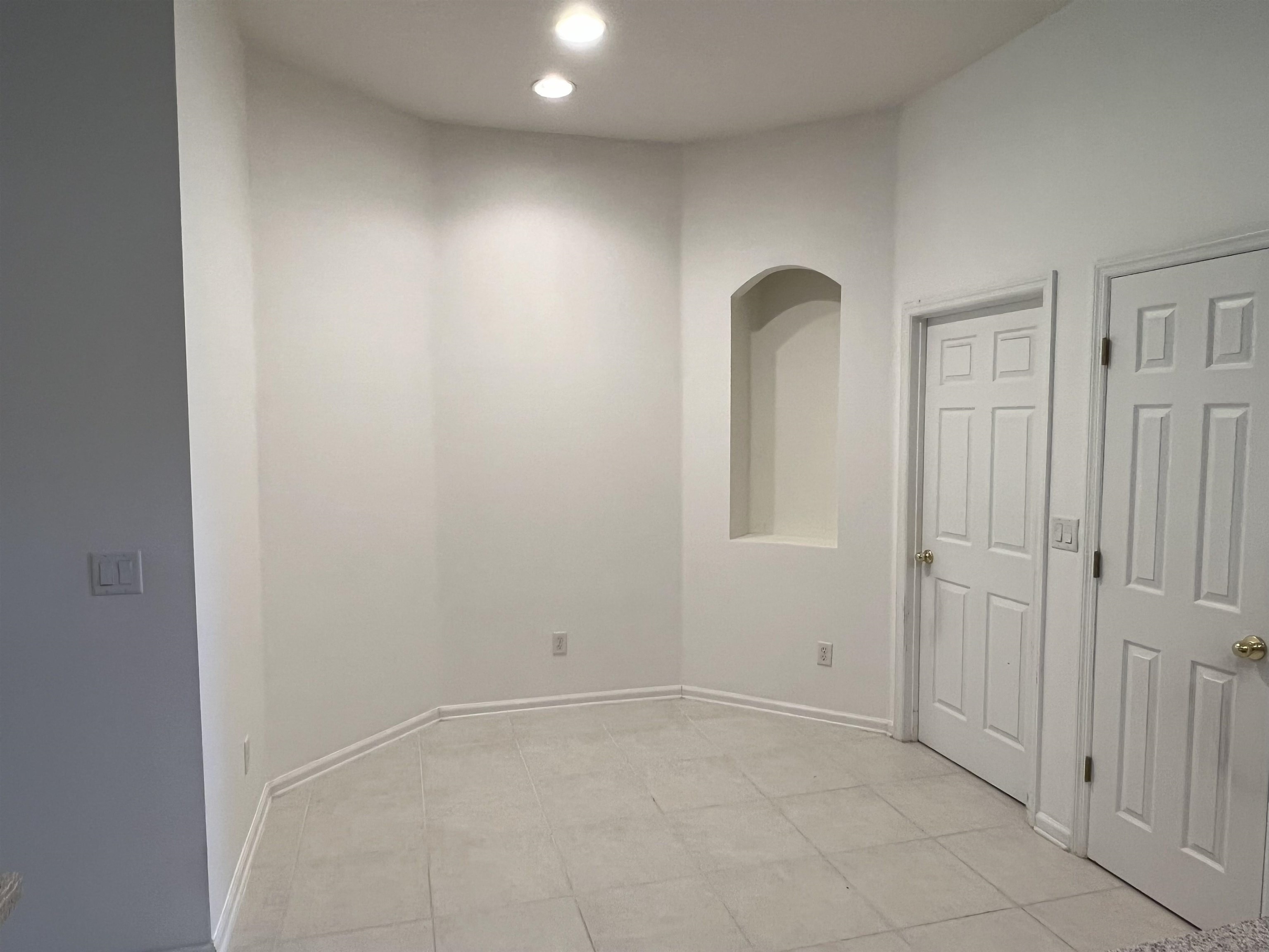 Image 10 of 41 For 5850 Cypress Estates Drive