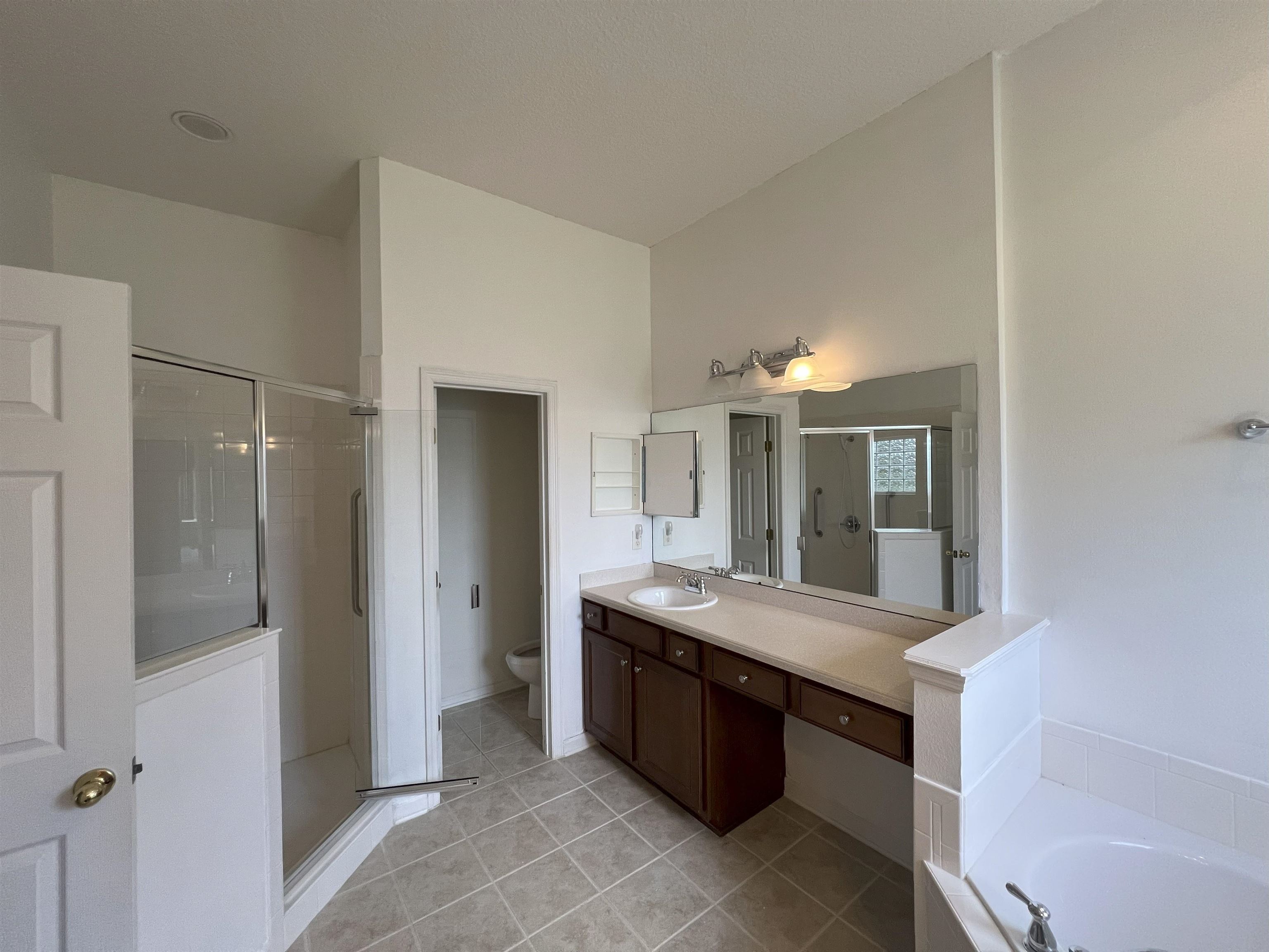 Image 19 of 41 For 5850 Cypress Estates Drive