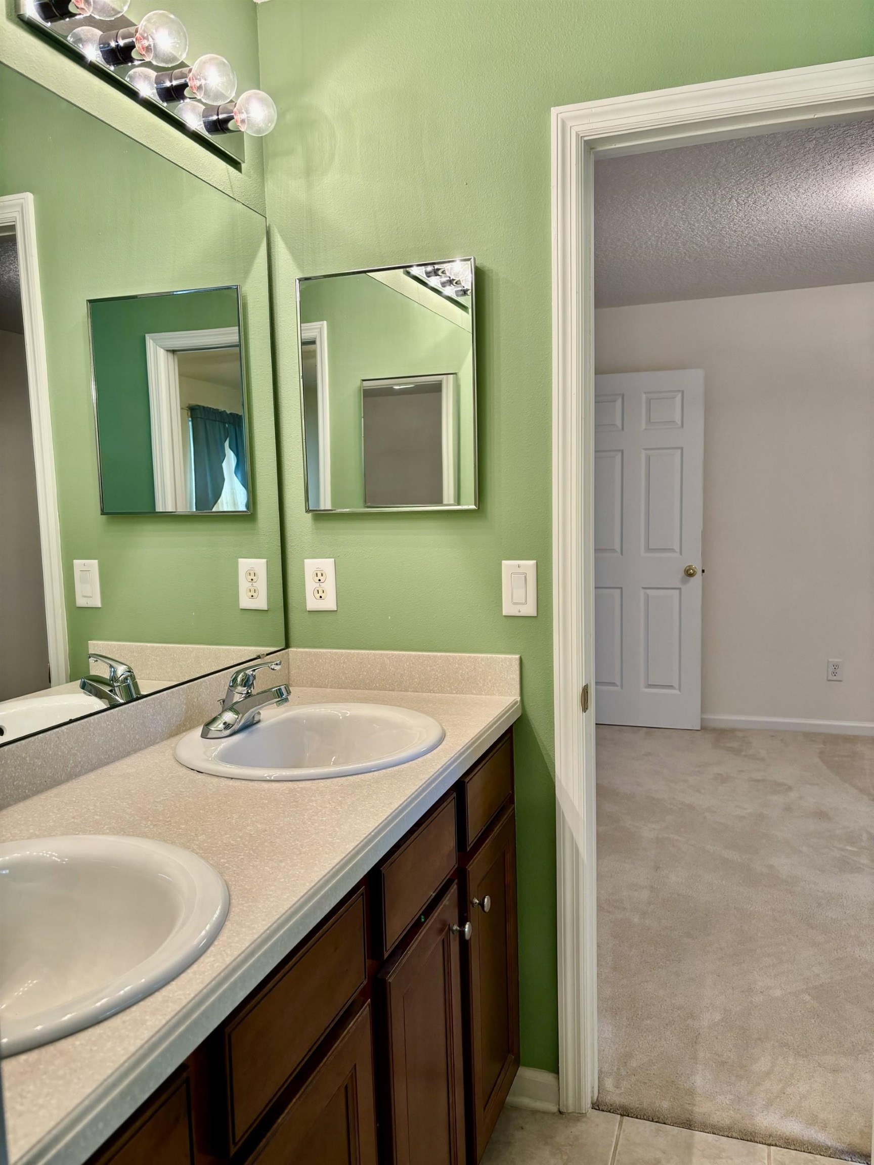 Image 25 of 41 For 5850 Cypress Estates Drive