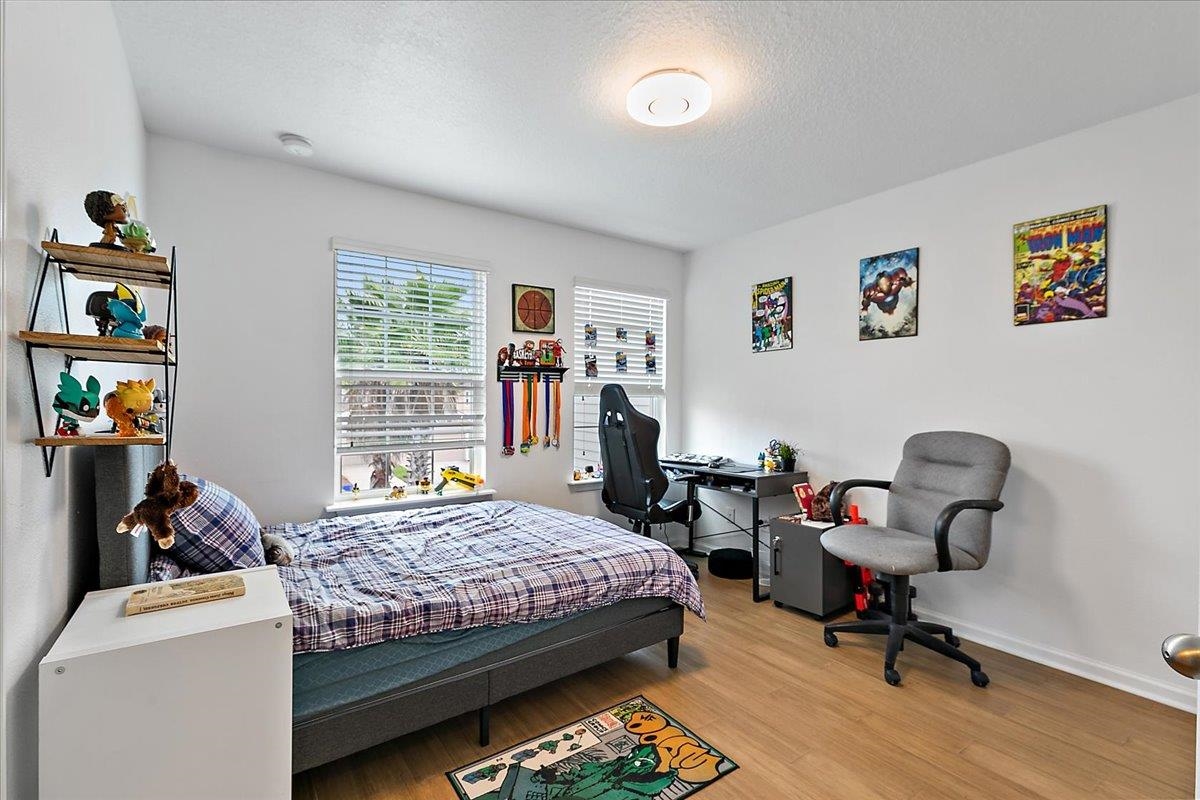 Image 17 of 42 For 138 Servia Dr