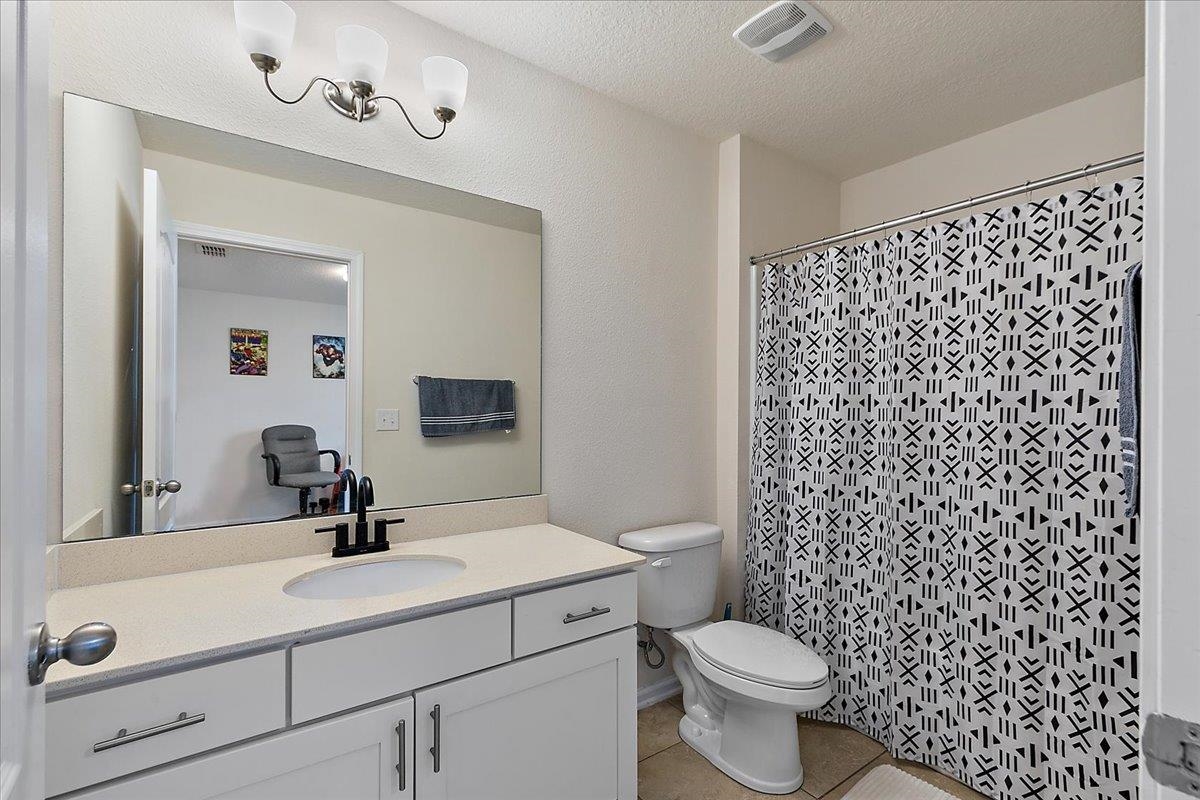 Image 21 of 42 For 138 Servia Dr