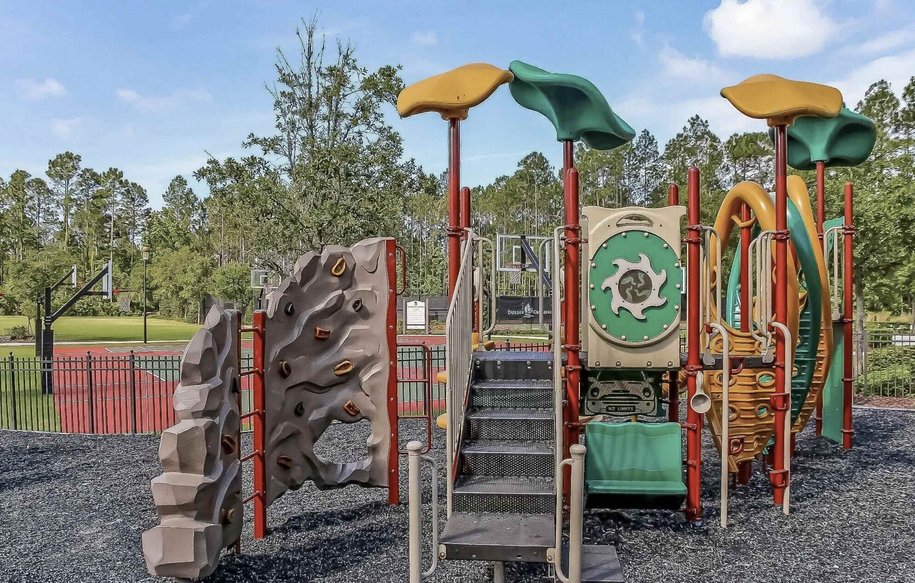 Image 35 of 42 For 138 Servia Dr