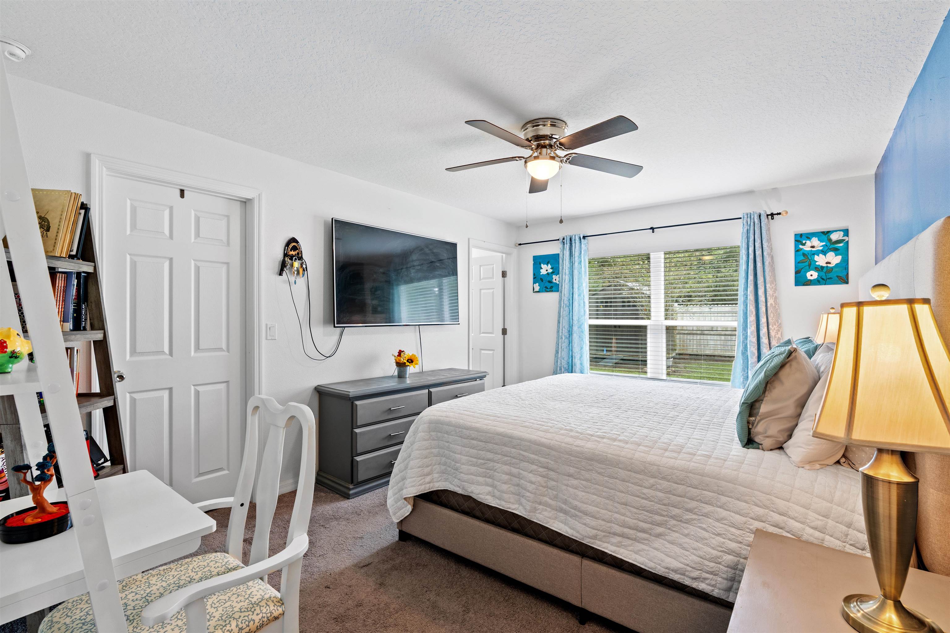 Image 13 of 61 For 84 Buttonworth Dr