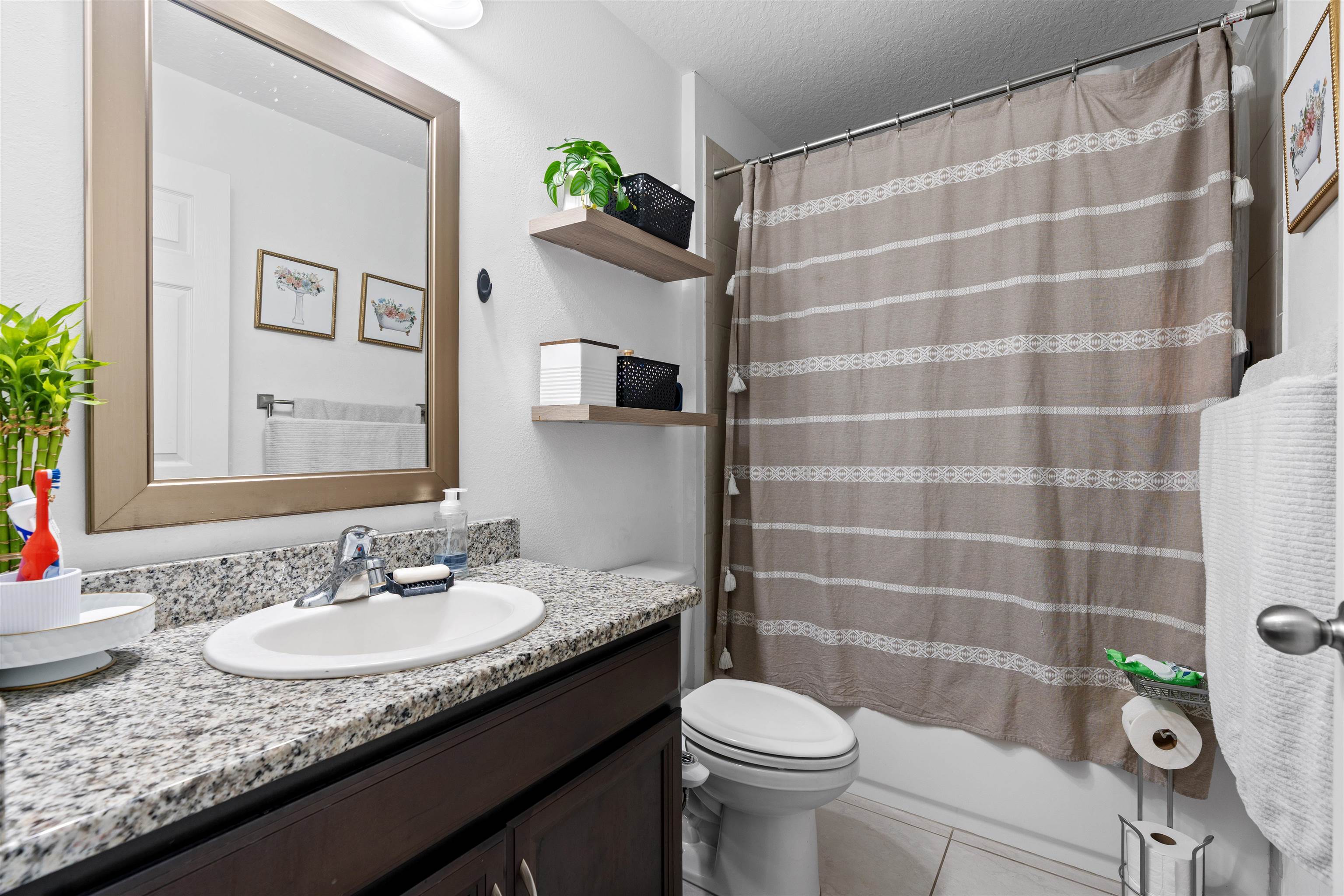 Image 39 of 61 For 84 Buttonworth Dr