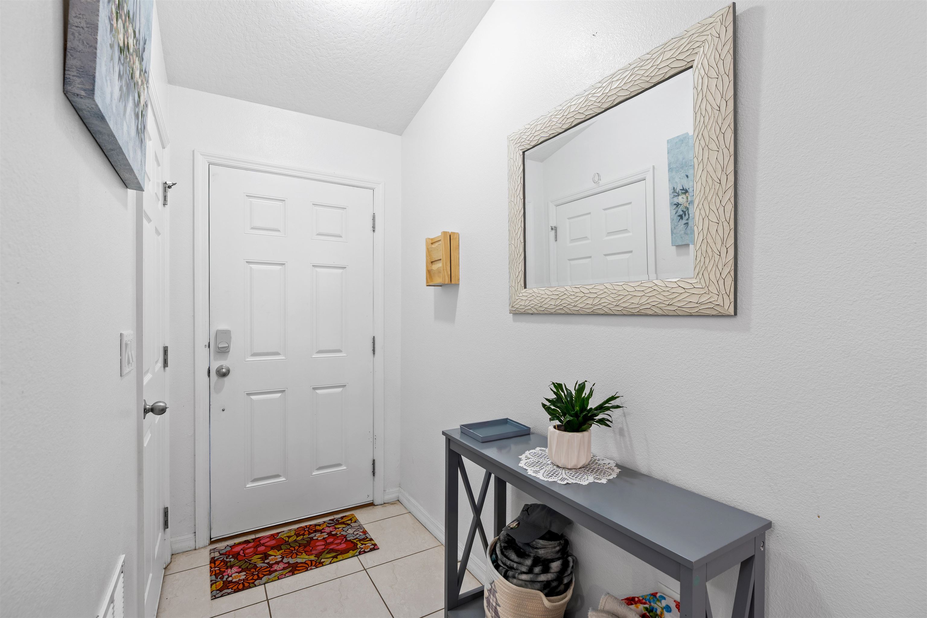 Image 4 of 61 For 84 Buttonworth Dr