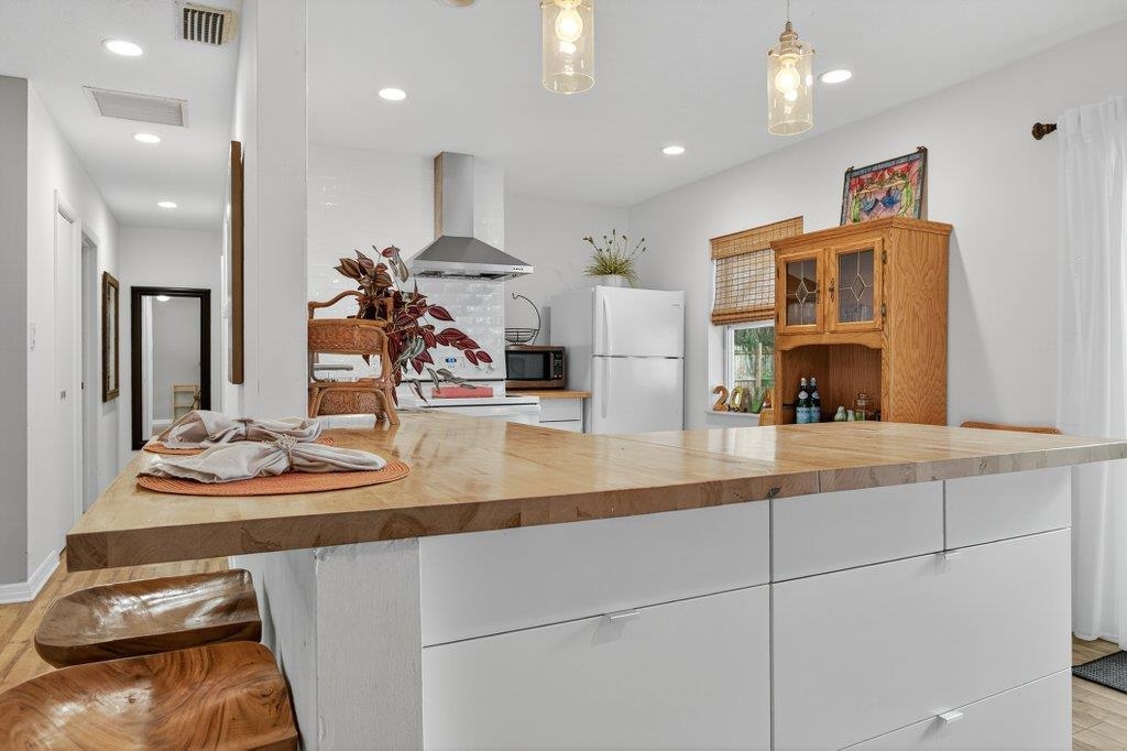 Image 10 of 53 For 20 Aviles Dr