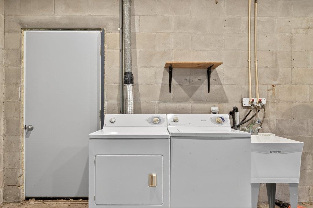 Image 16 of 53 For 20 Aviles Dr