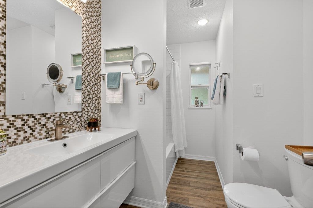 Image 17 of 53 For 20 Aviles Dr