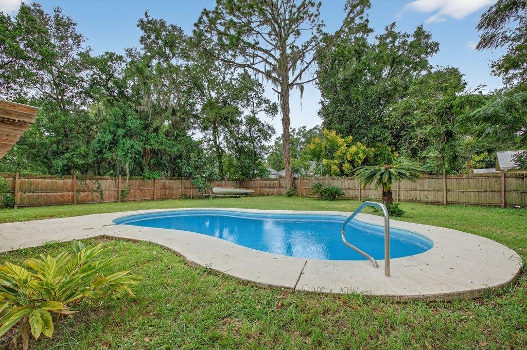 Image 33 of 53 For 20 Aviles Dr