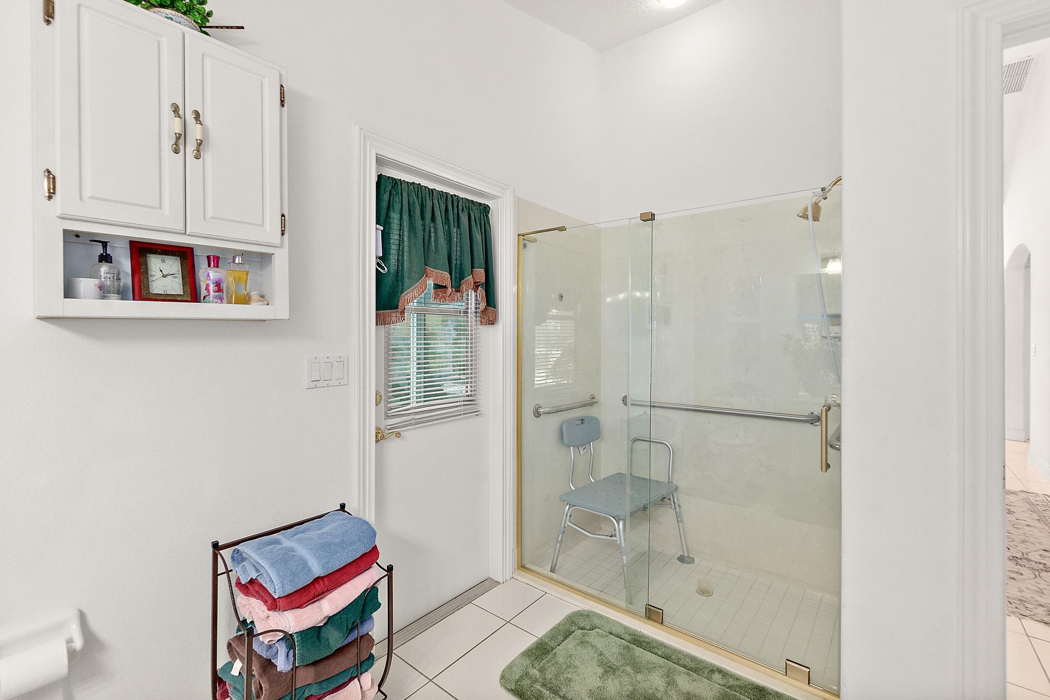 Image 24 of 66 For 47 Kathleen Trl