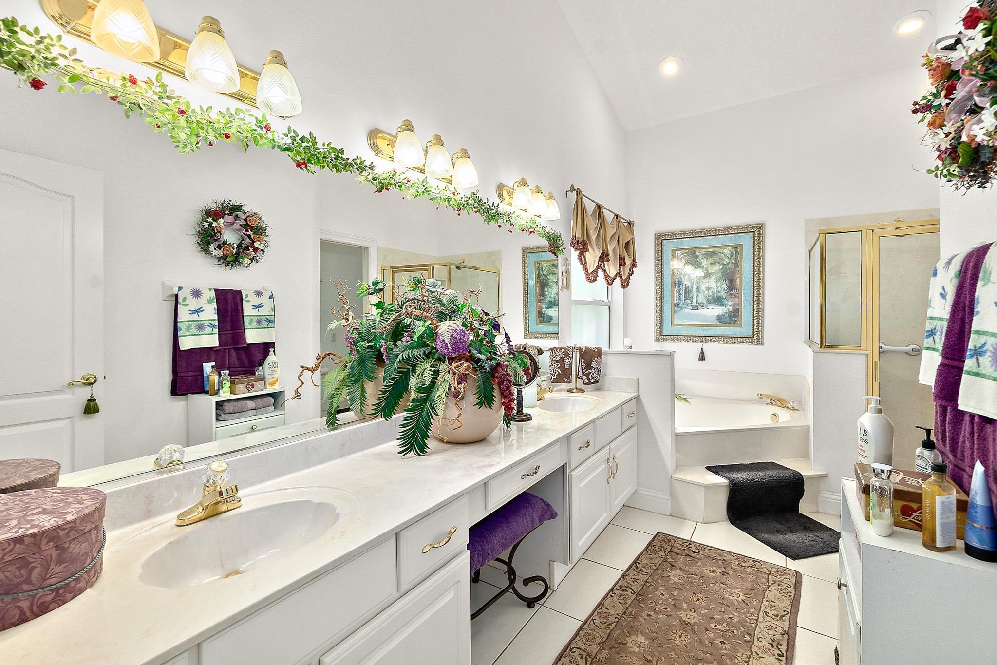 Image 28 of 66 For 47 Kathleen Trl