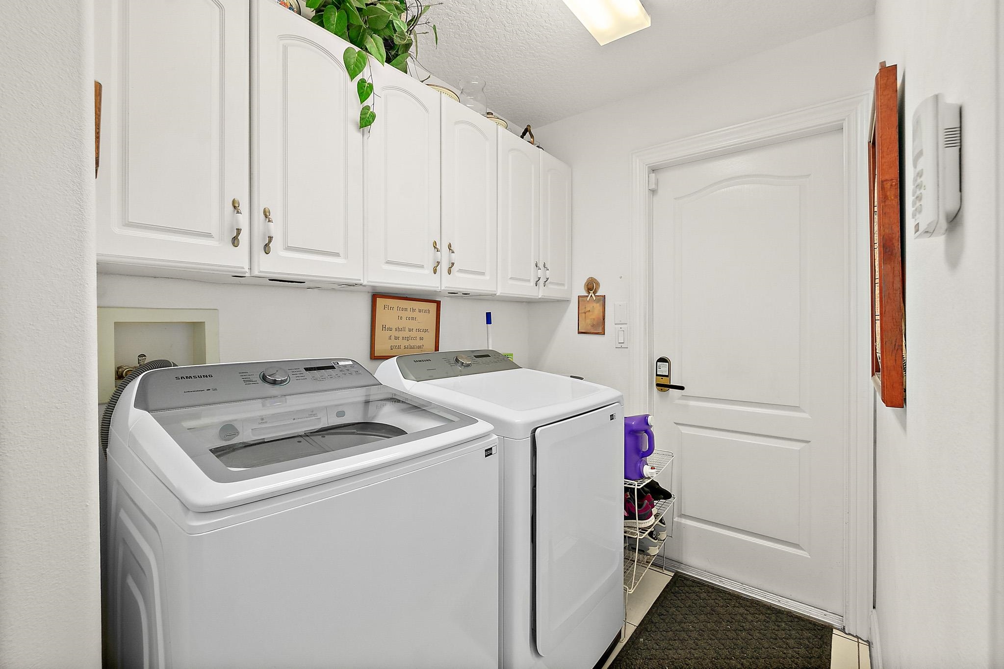 Image 30 of 66 For 47 Kathleen Trl