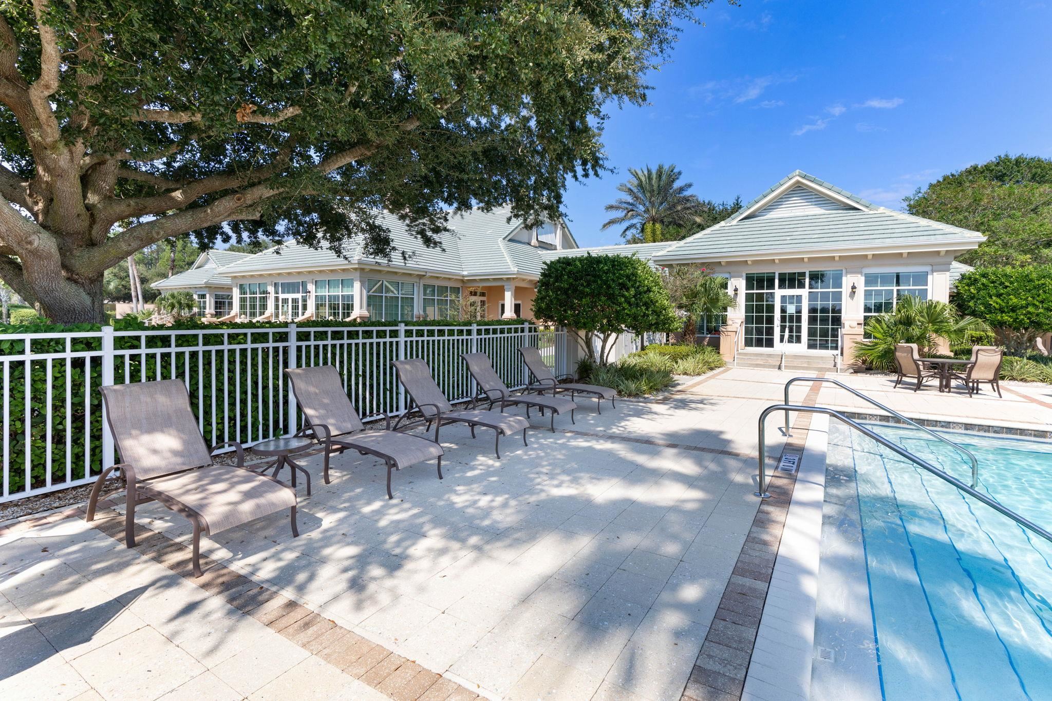 Image 30 of 44 For 284 Riverwalk Dr S