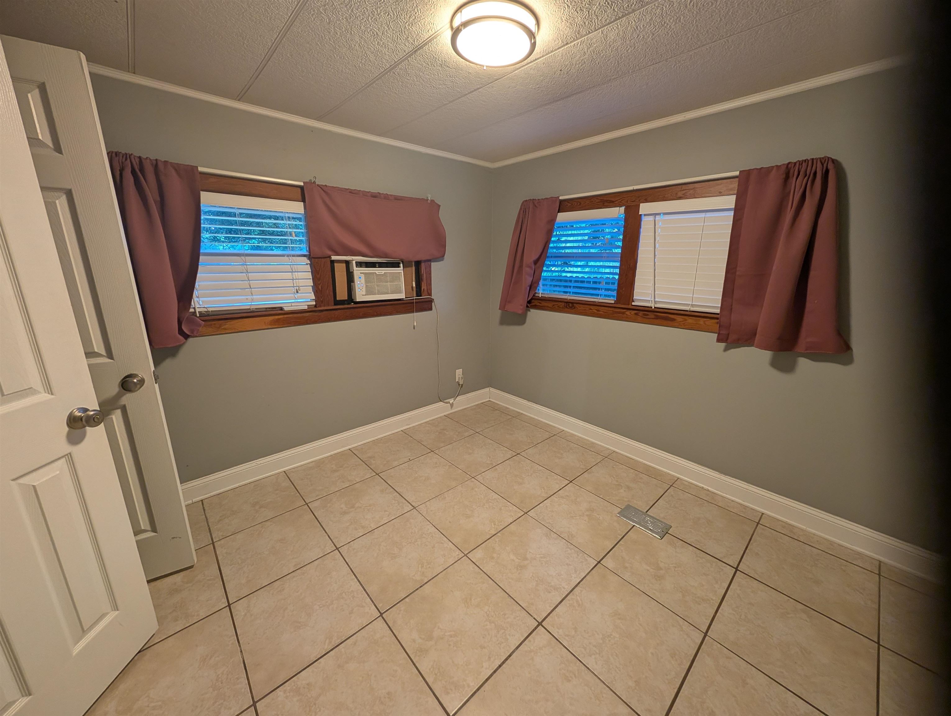 Image 8 of 17 For 1460 San Juline Circle