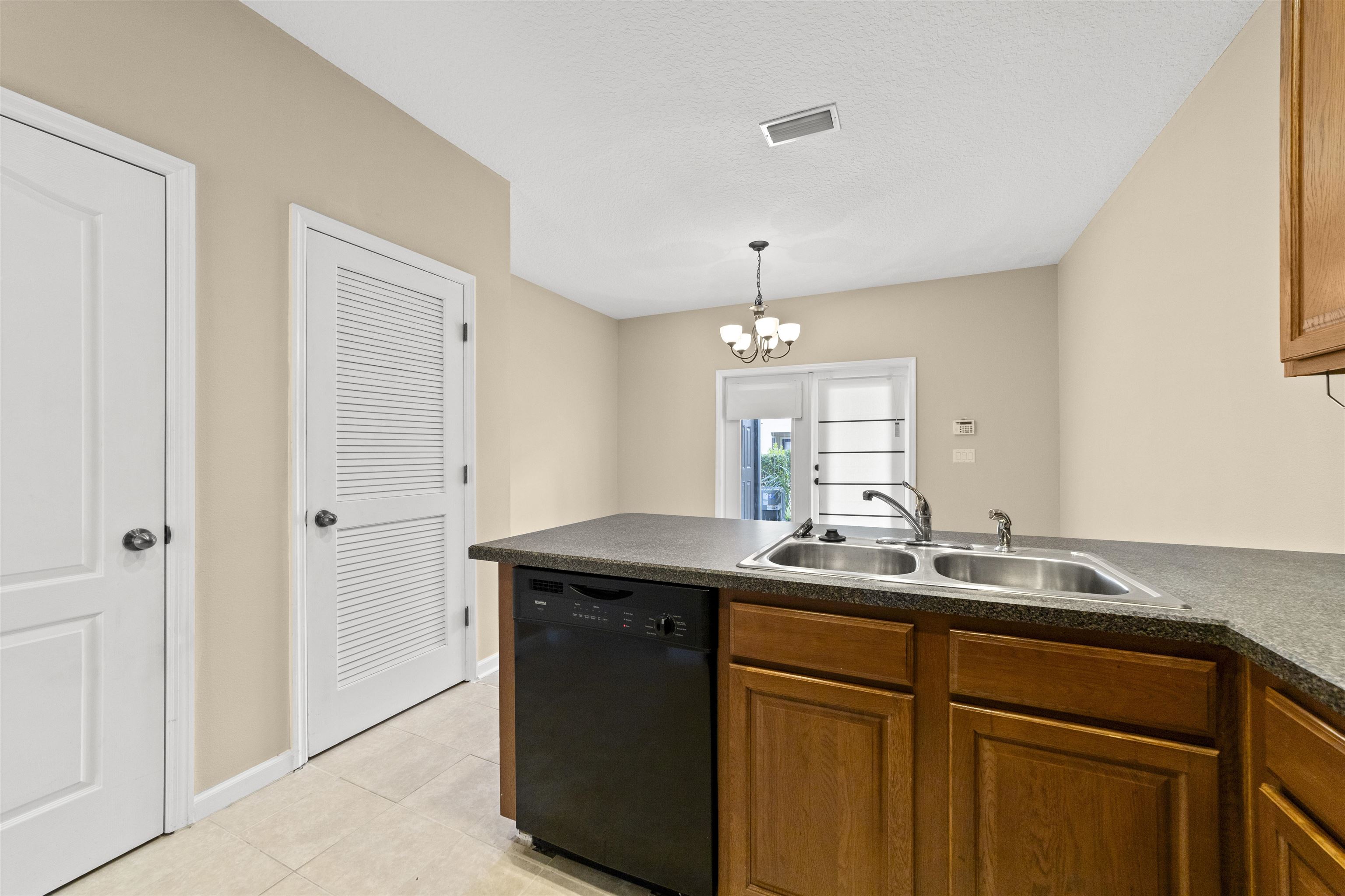 Image 15 of 30 For 652 Drake Bay Ter