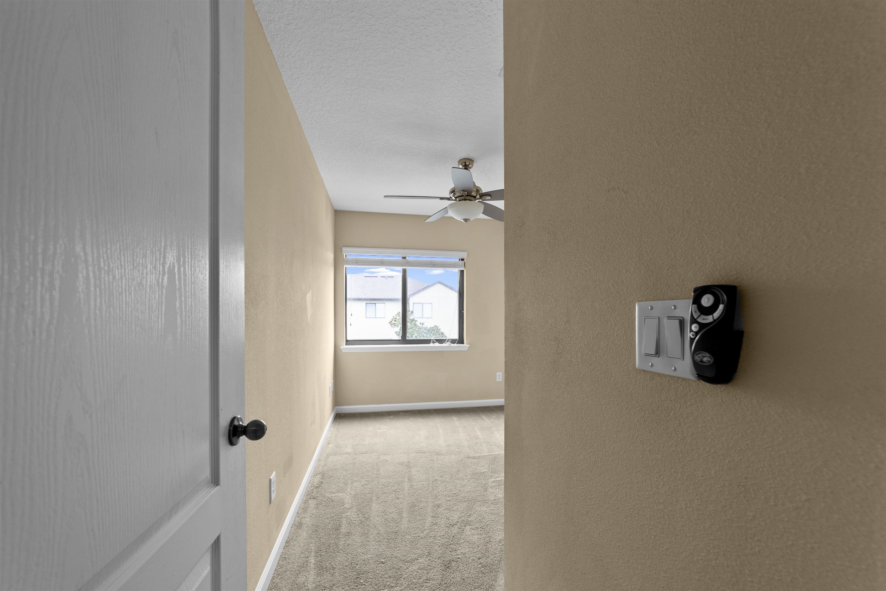 Image 21 of 30 For 652 Drake Bay Ter