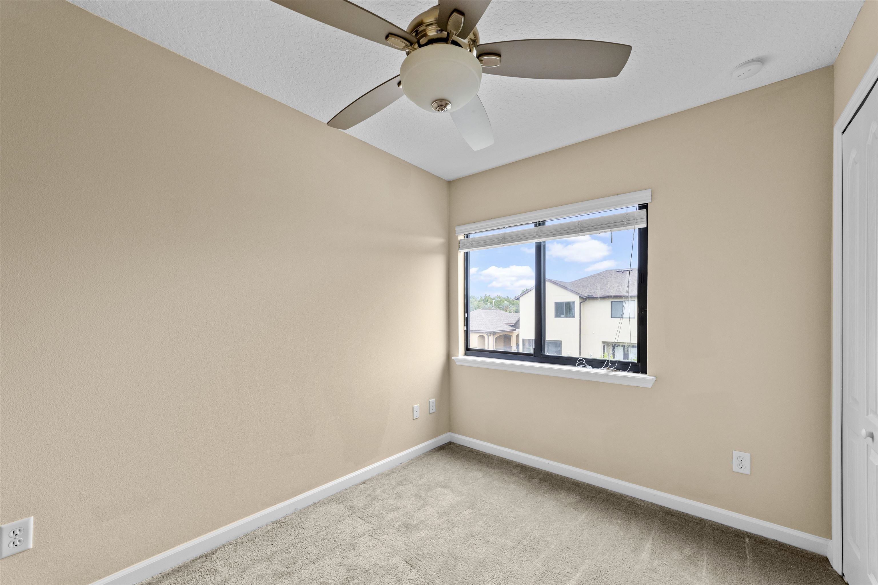 Image 22 of 30 For 652 Drake Bay Ter