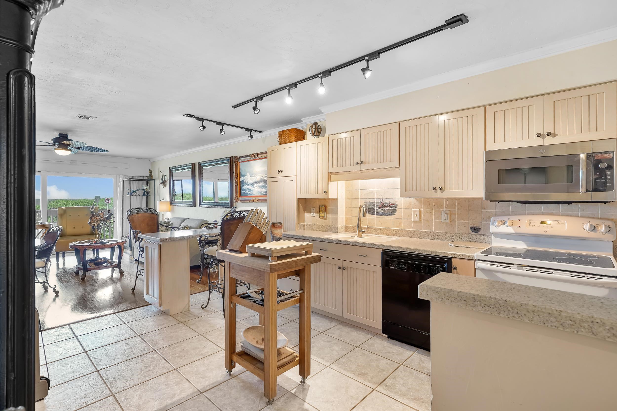 Image 2 of 39 For 3385 Coastal Hwy  1