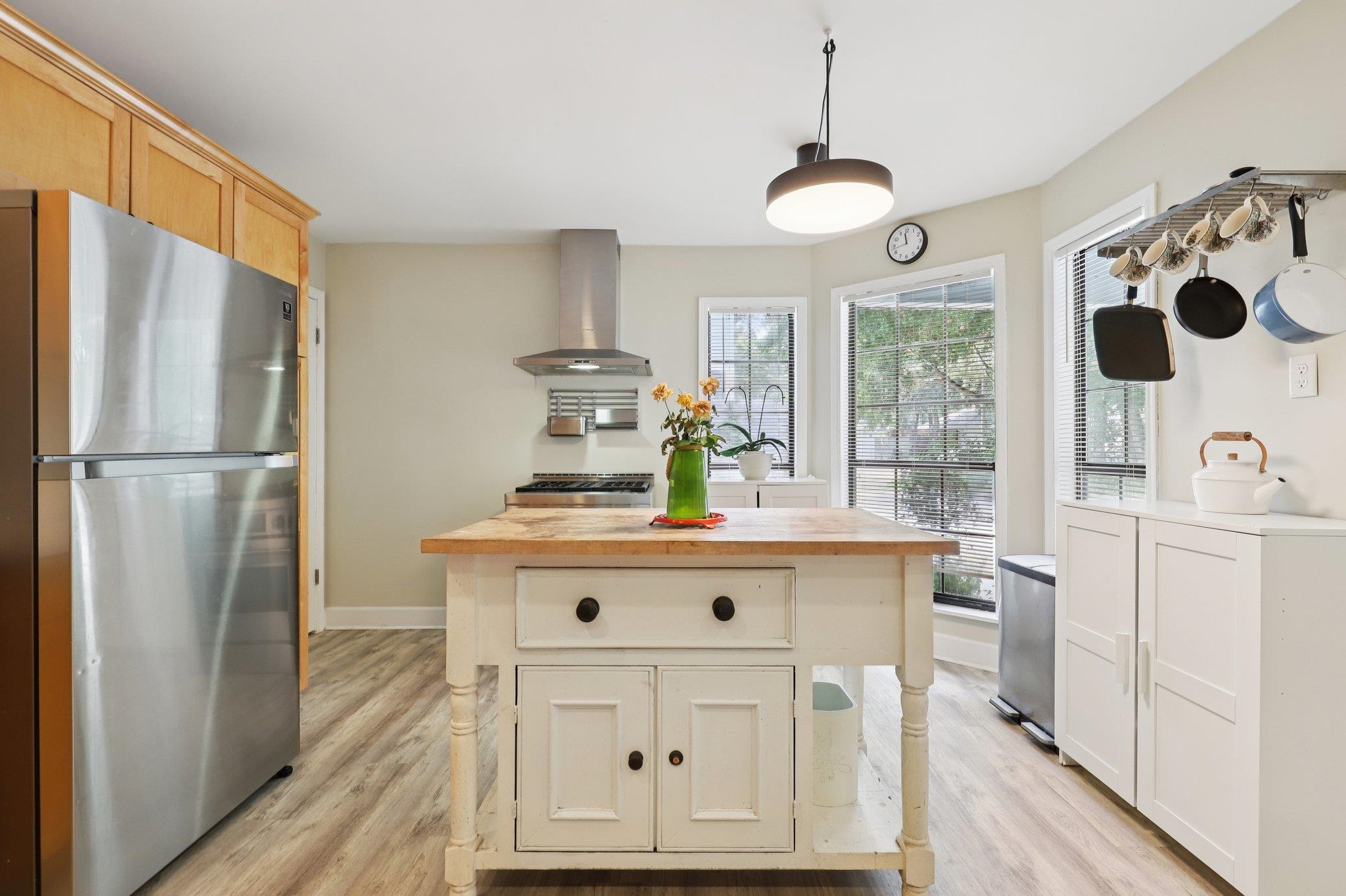 Image 12 of 75 For 133 Pelican Rd + Adu