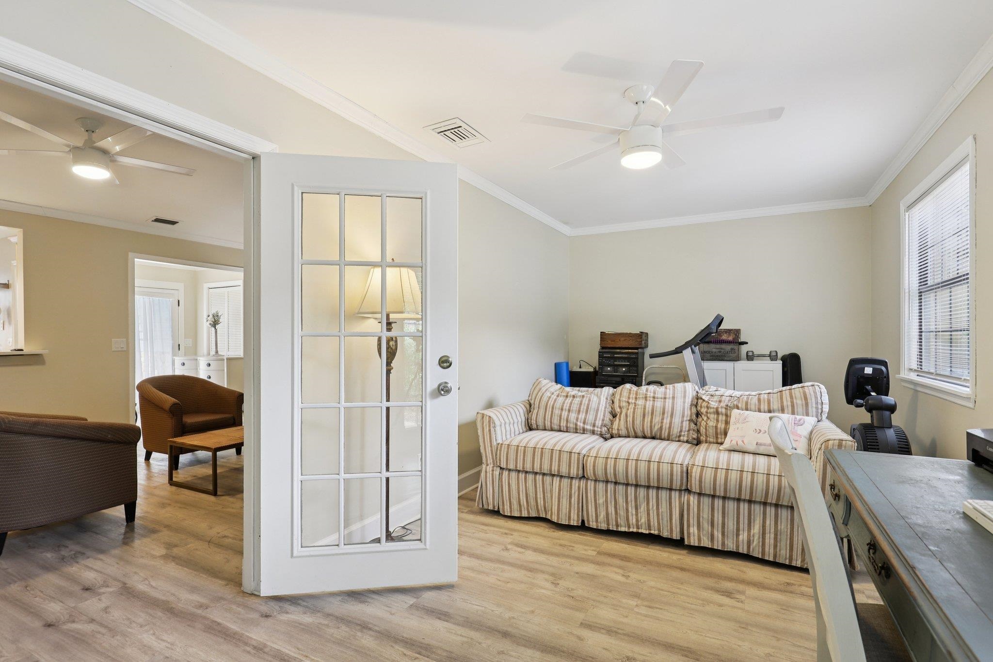 Image 16 of 75 For 133 Pelican Rd + Adu