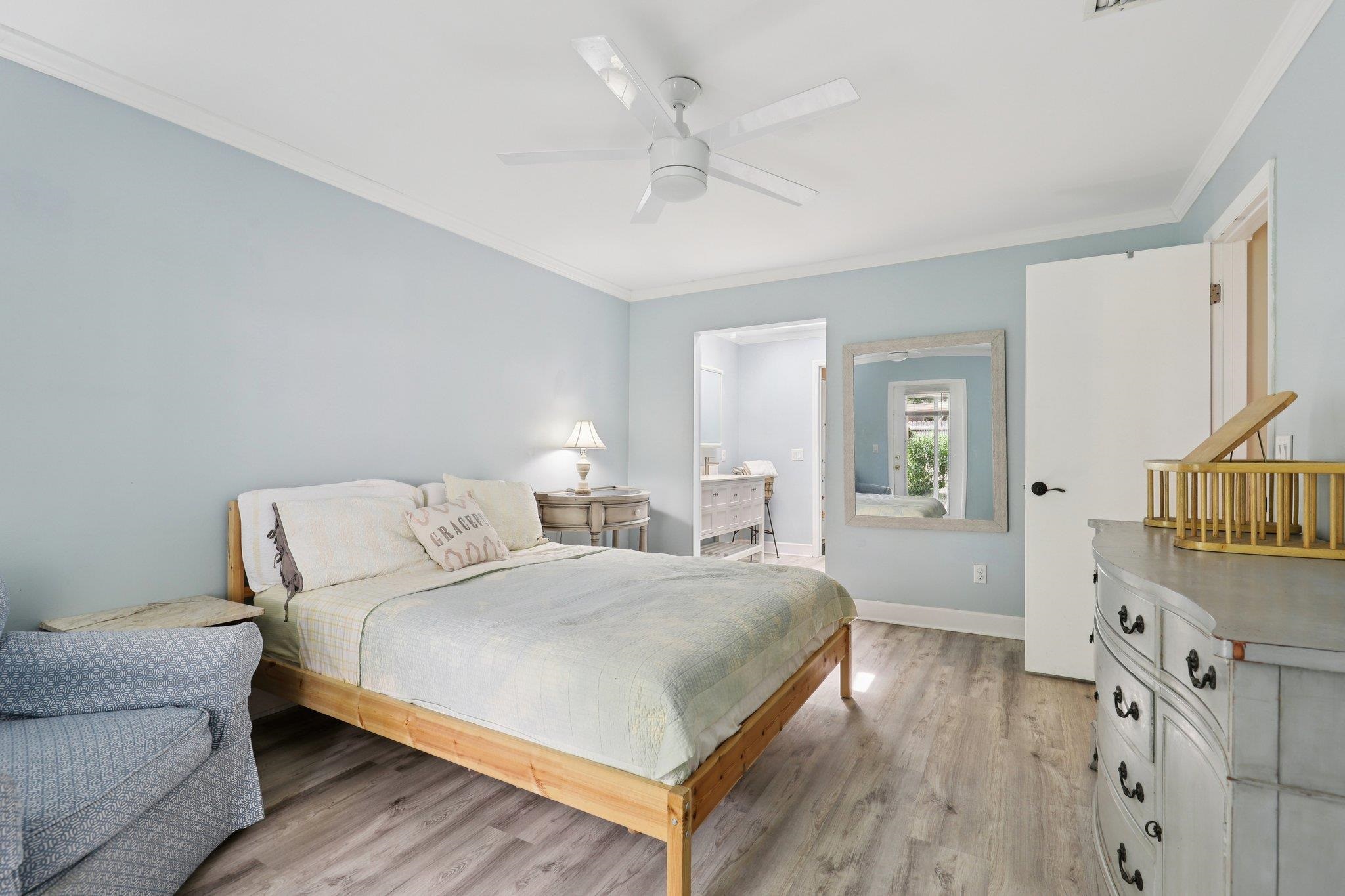 Image 19 of 75 For 133 Pelican Rd + Adu