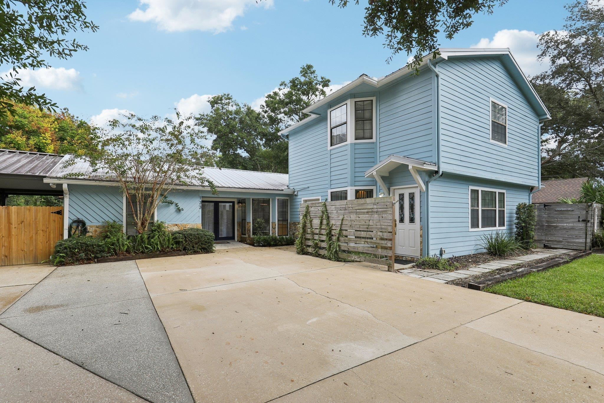 Image 3 of 75 For 133 Pelican Rd + Adu