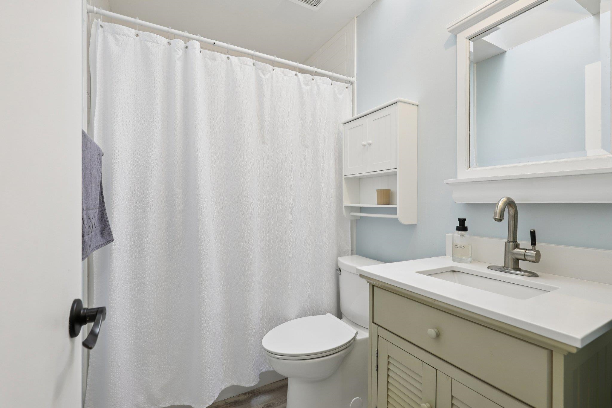 Image 32 of 75 For 133 Pelican Rd + Adu