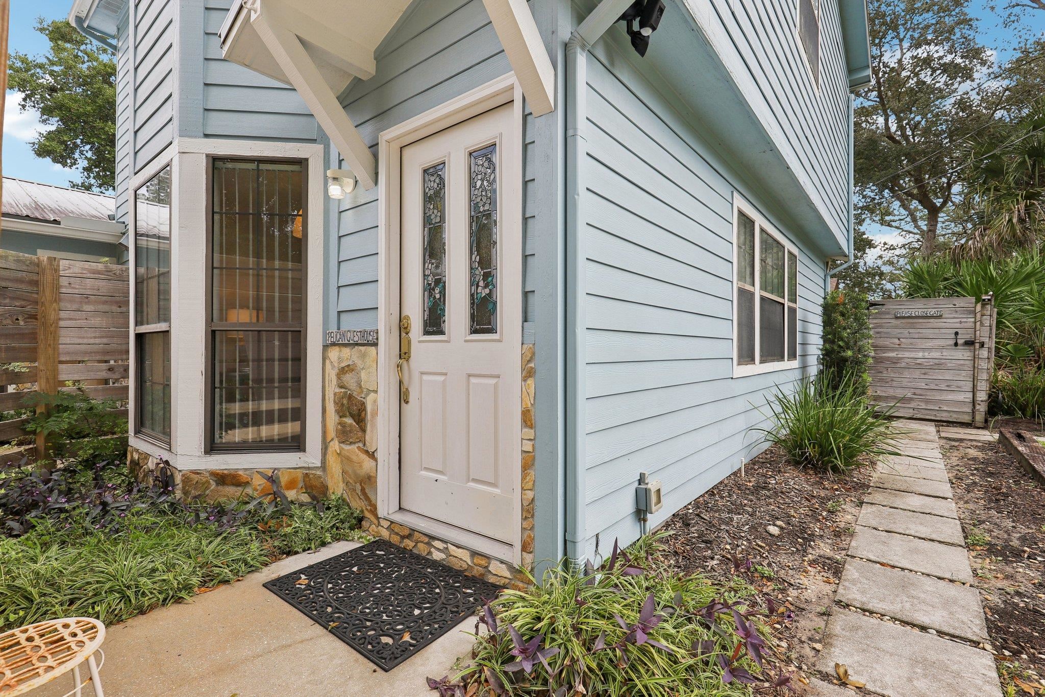 Image 33 of 75 For 133 Pelican Rd + Adu