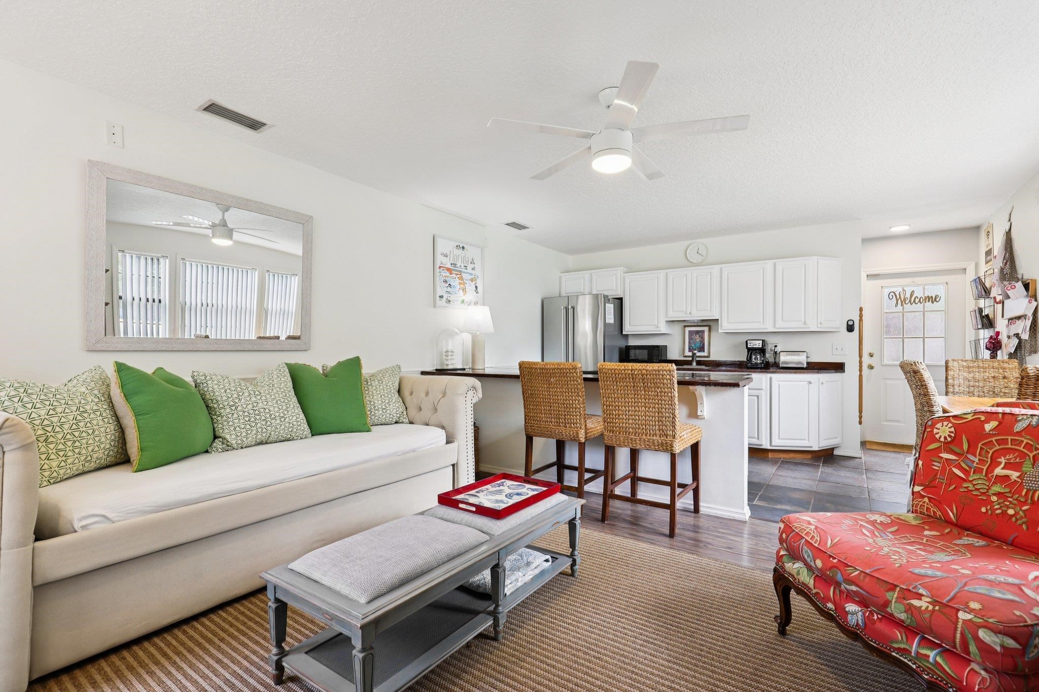 Image 35 of 75 For 133 Pelican Rd + Adu