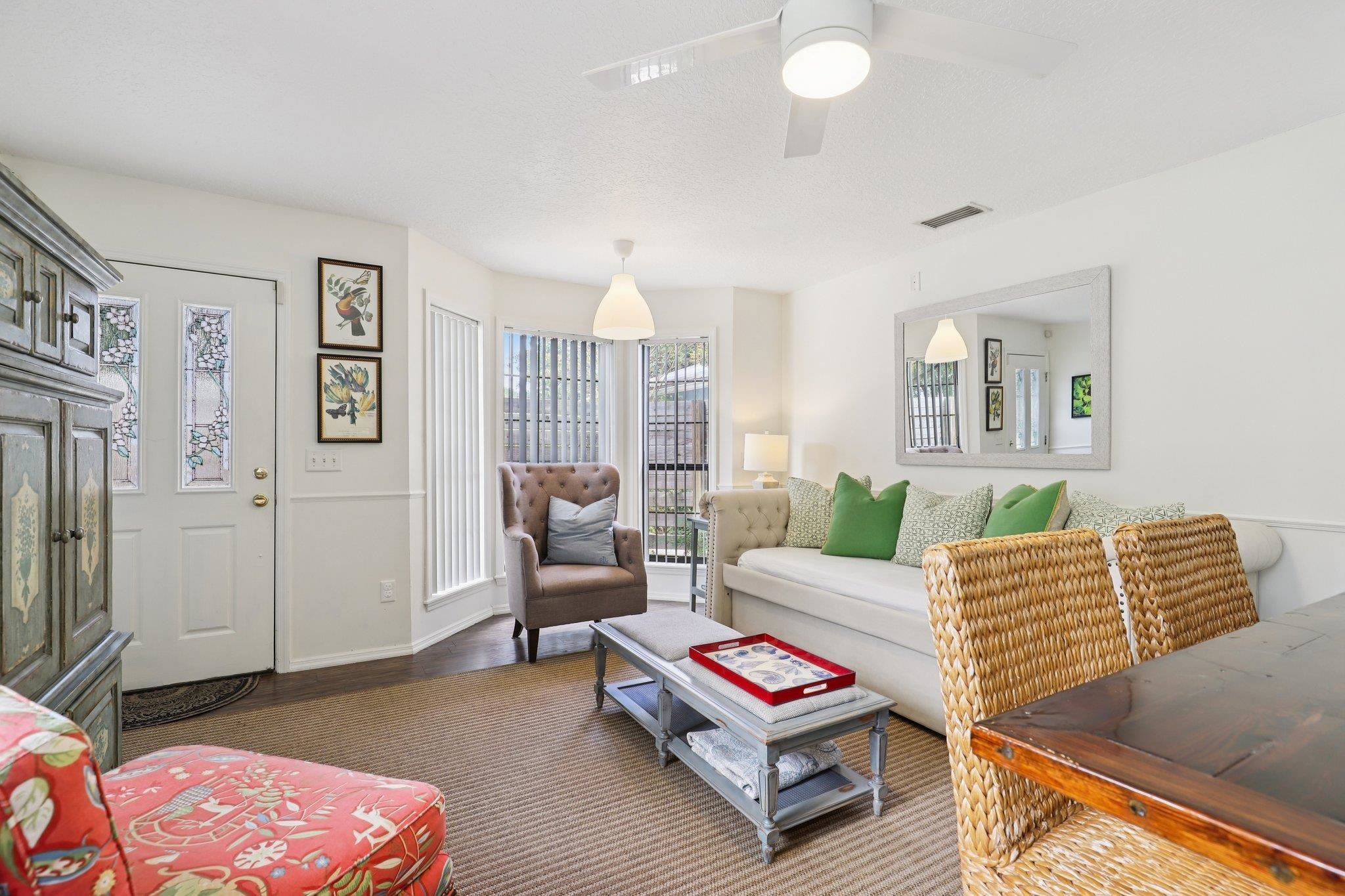 Image 36 of 75 For 133 Pelican Rd + Adu