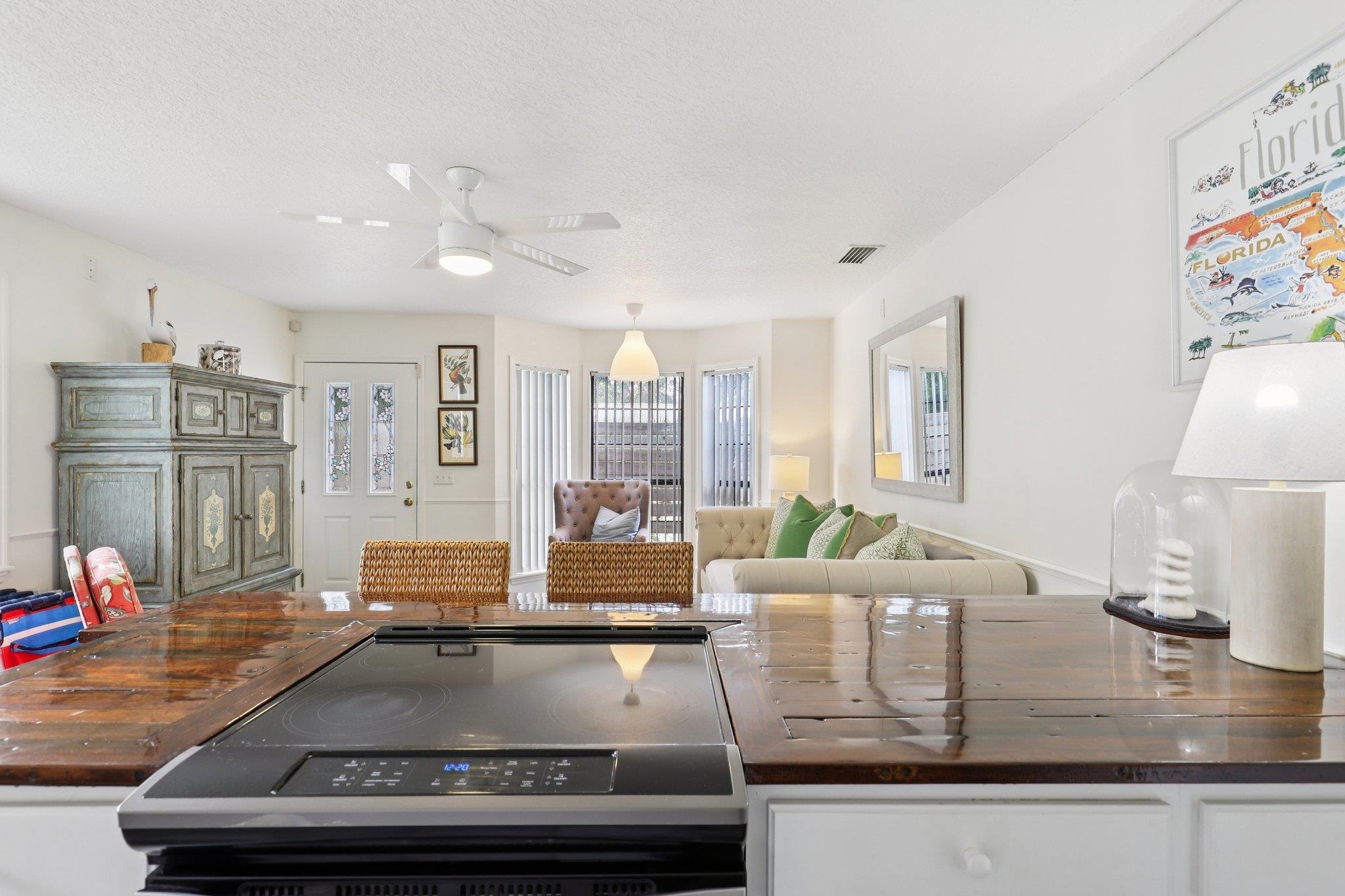 Image 39 of 75 For 133 Pelican Rd + Adu