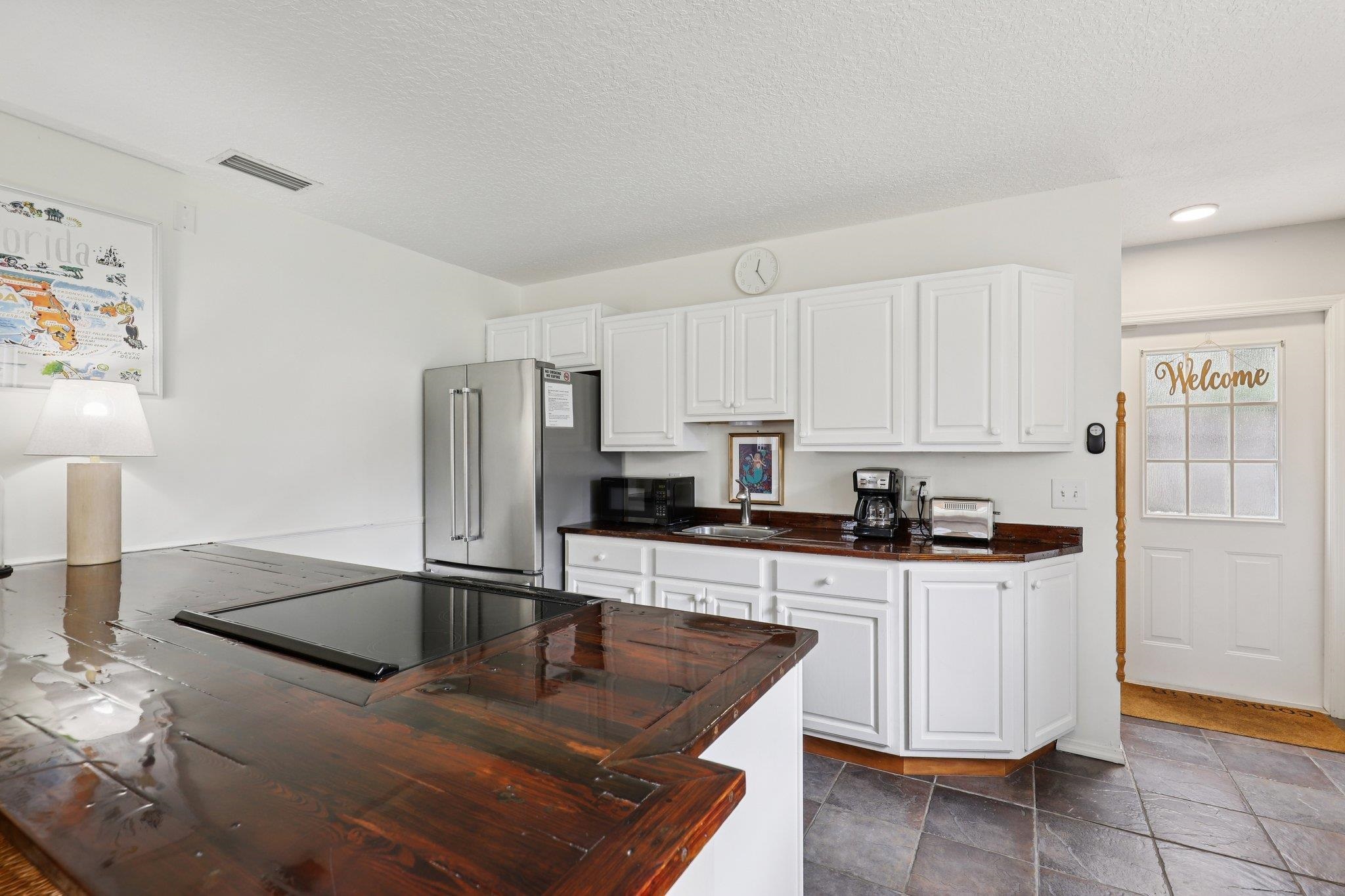 Image 41 of 75 For 133 Pelican Rd + Adu