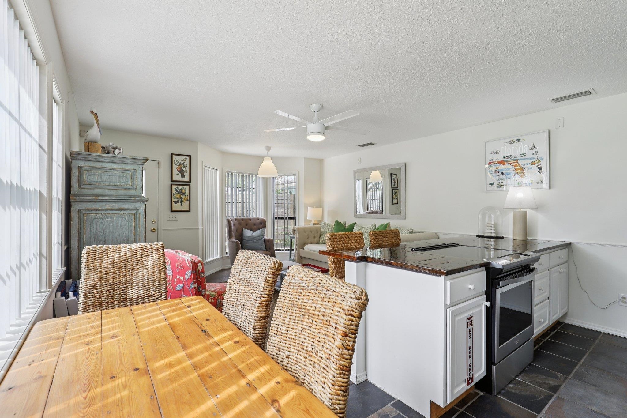 Image 43 of 75 For 133 Pelican Rd + Adu