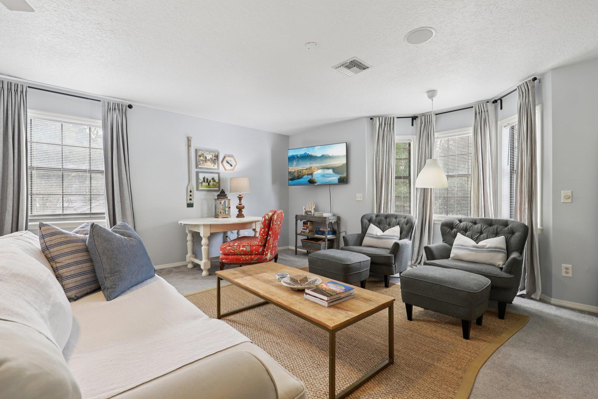 Image 47 of 75 For 133 Pelican Rd + Adu