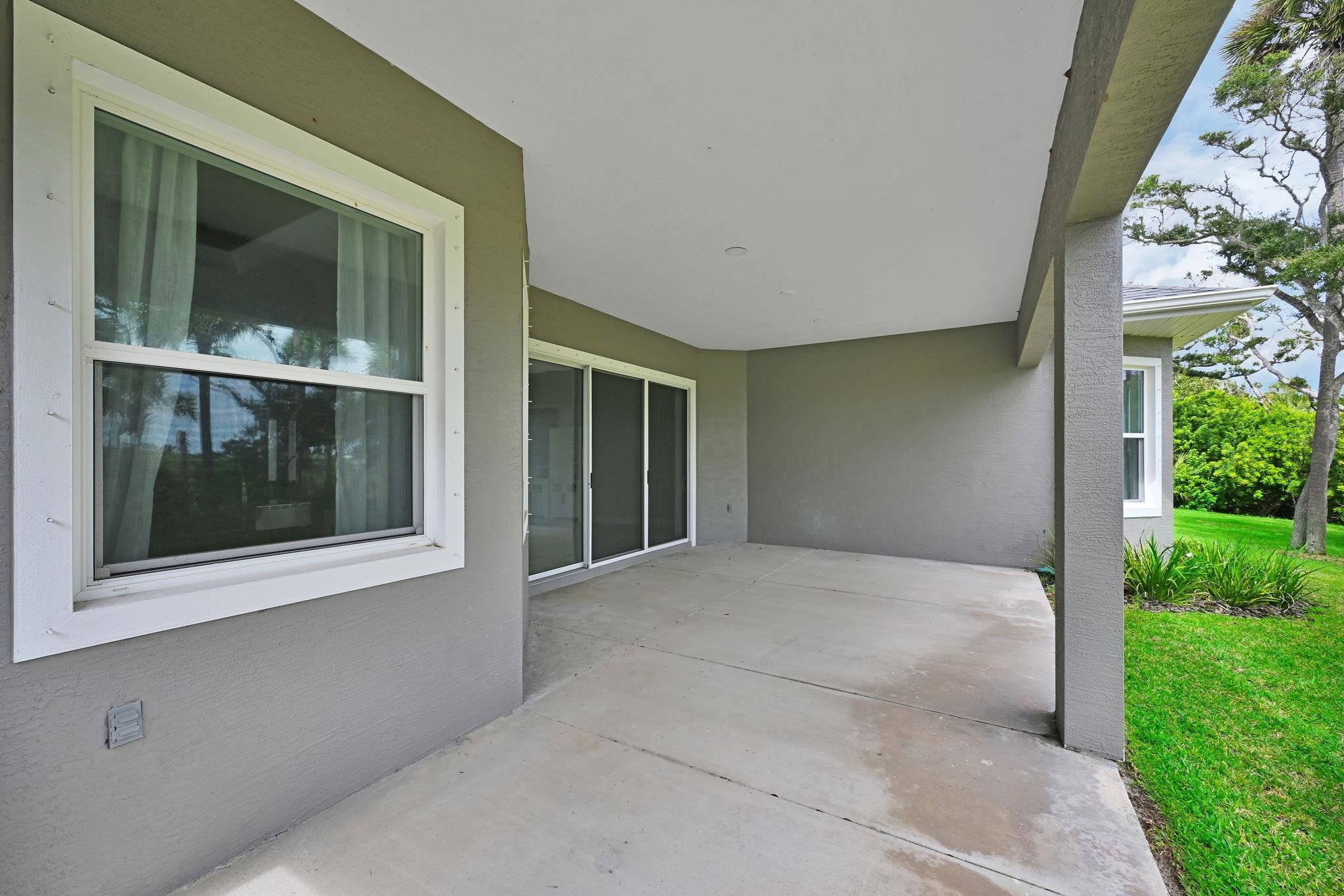 Image 45 of 97 For 45 Riverwalk Dr S