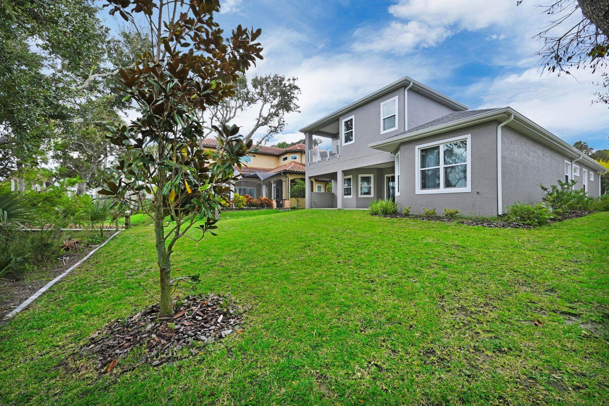 Image 47 of 97 For 45 Riverwalk Dr S