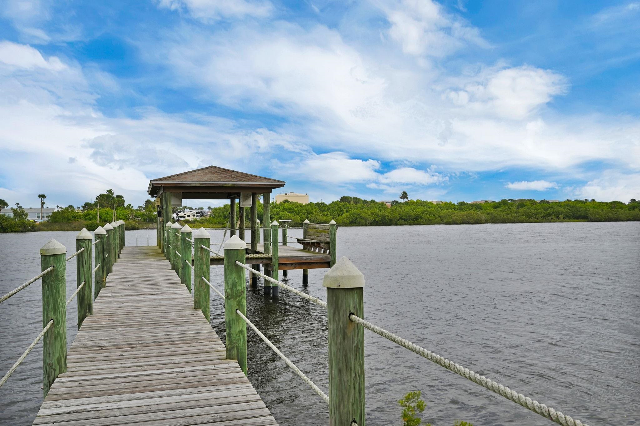 Image 55 of 97 For 45 Riverwalk Dr S