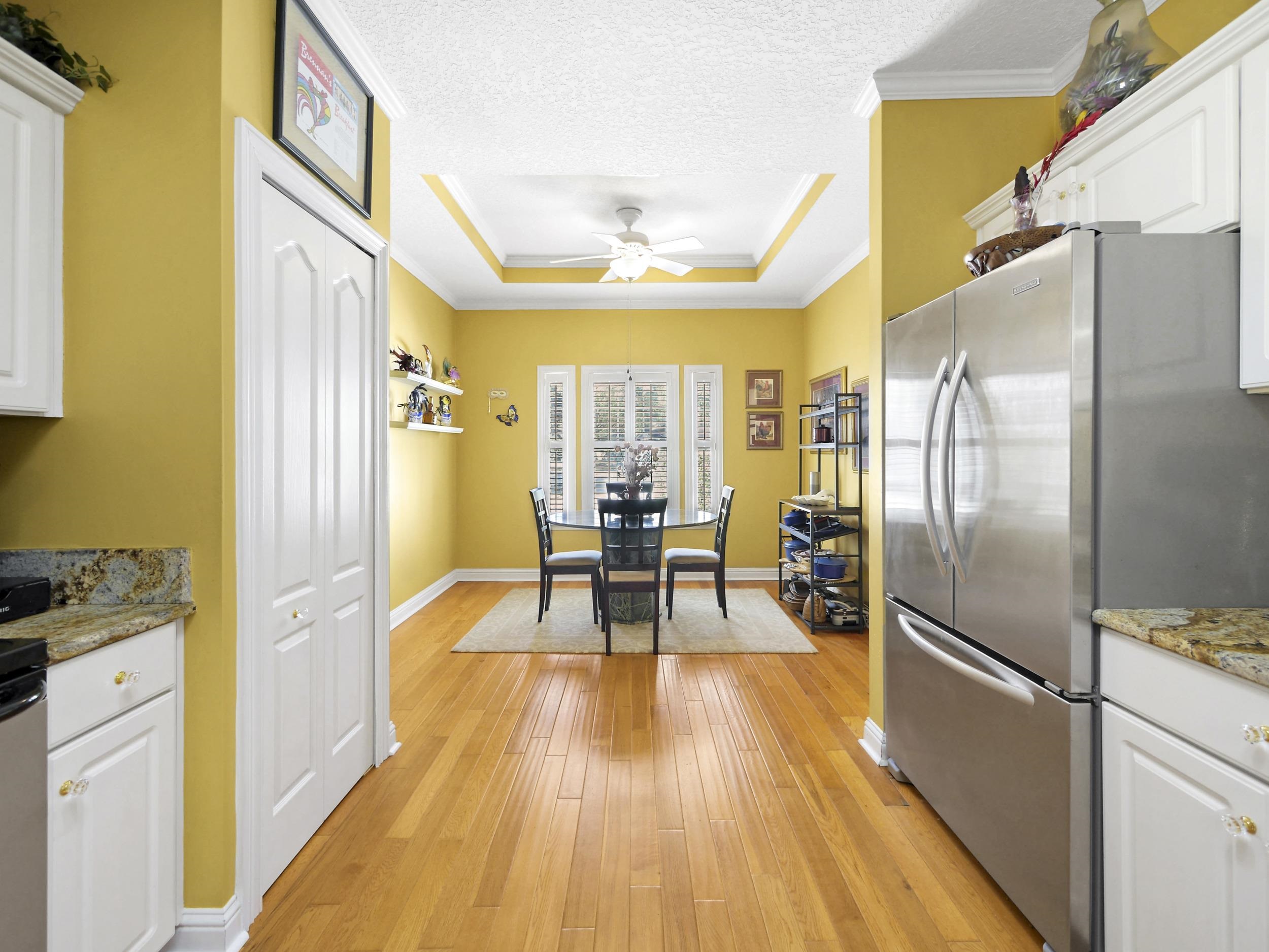 Image 10 of 33 For 804 Doral Ct