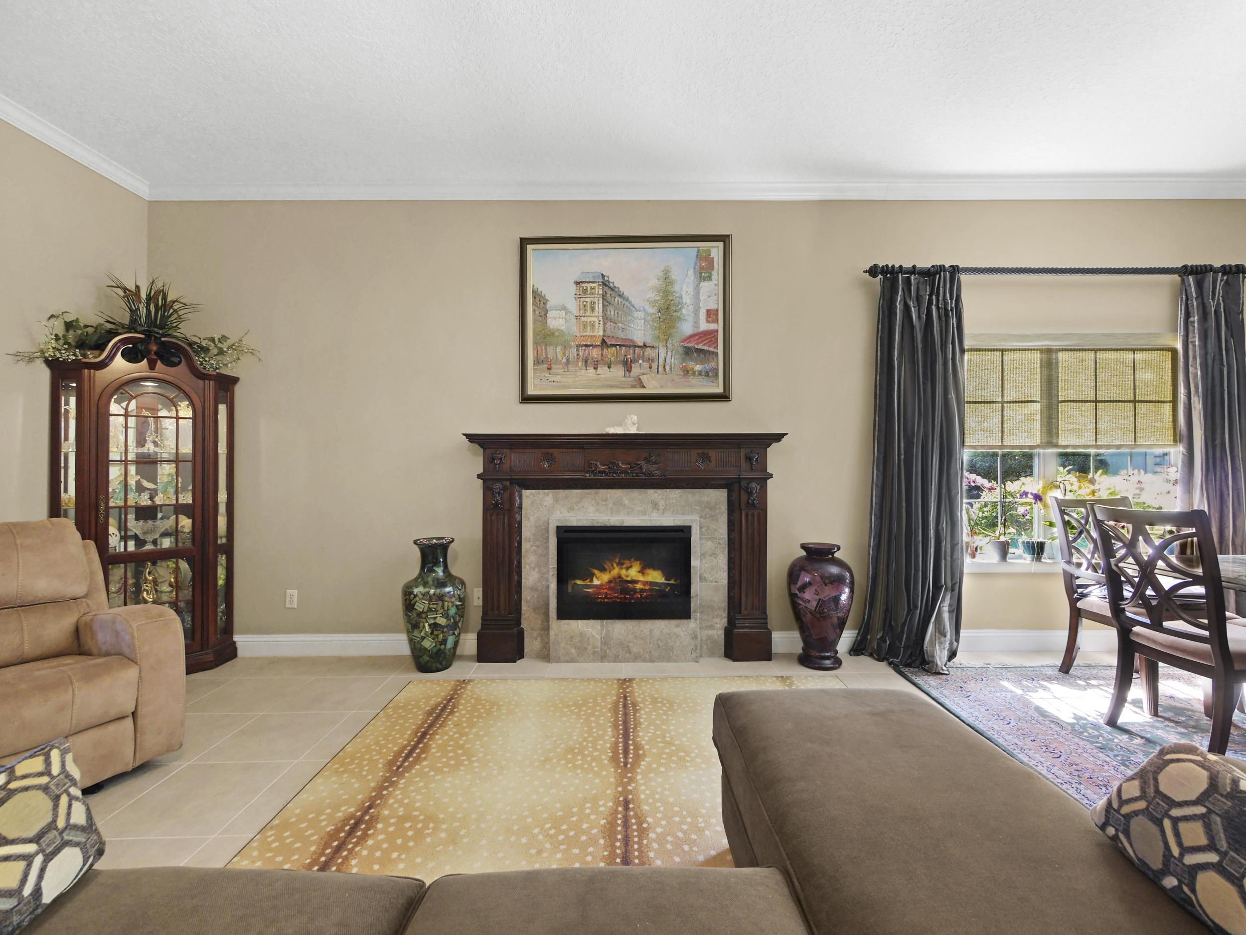 Image 14 of 33 For 804 Doral Ct